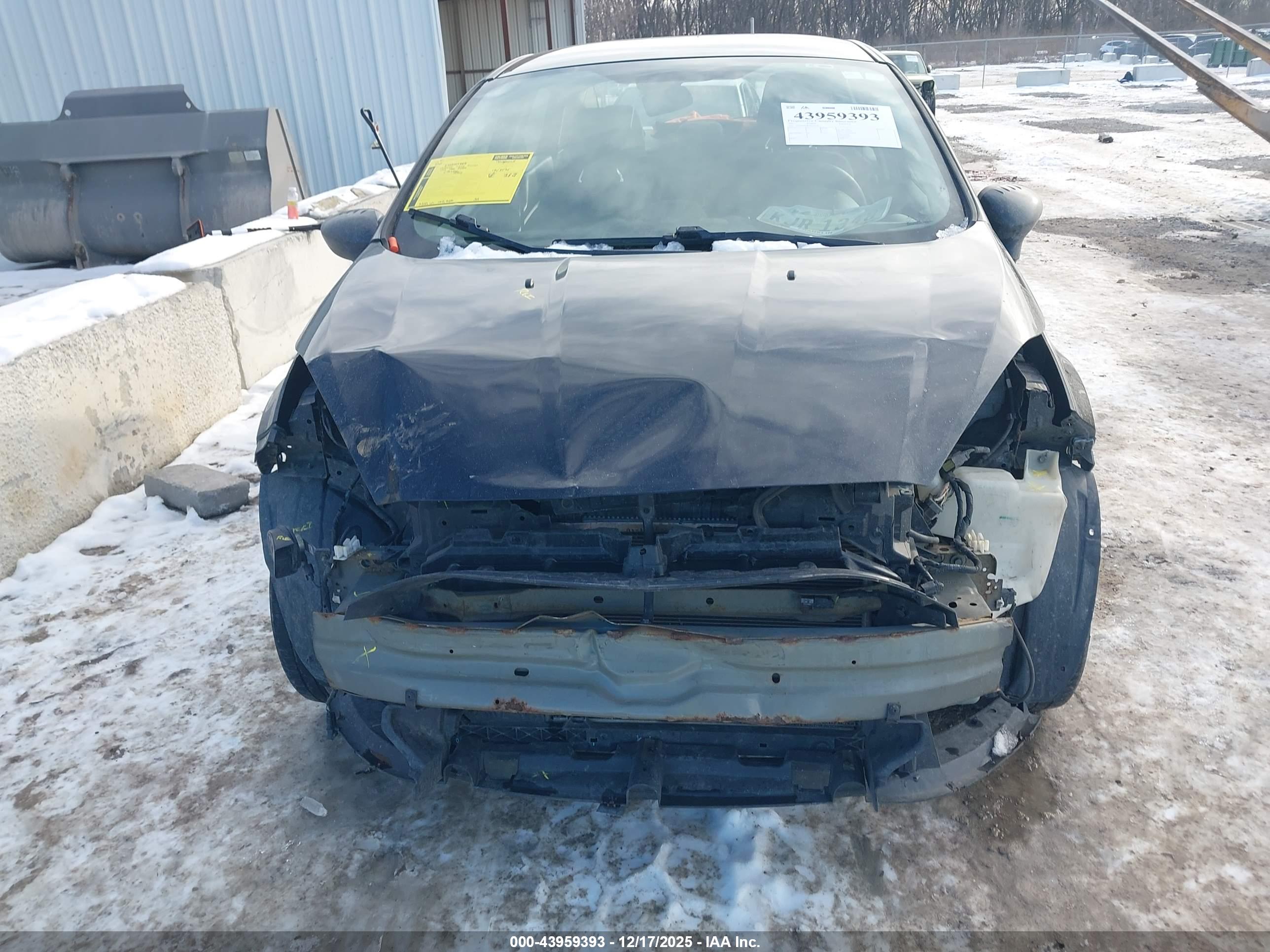 FORD FIESTA image 6