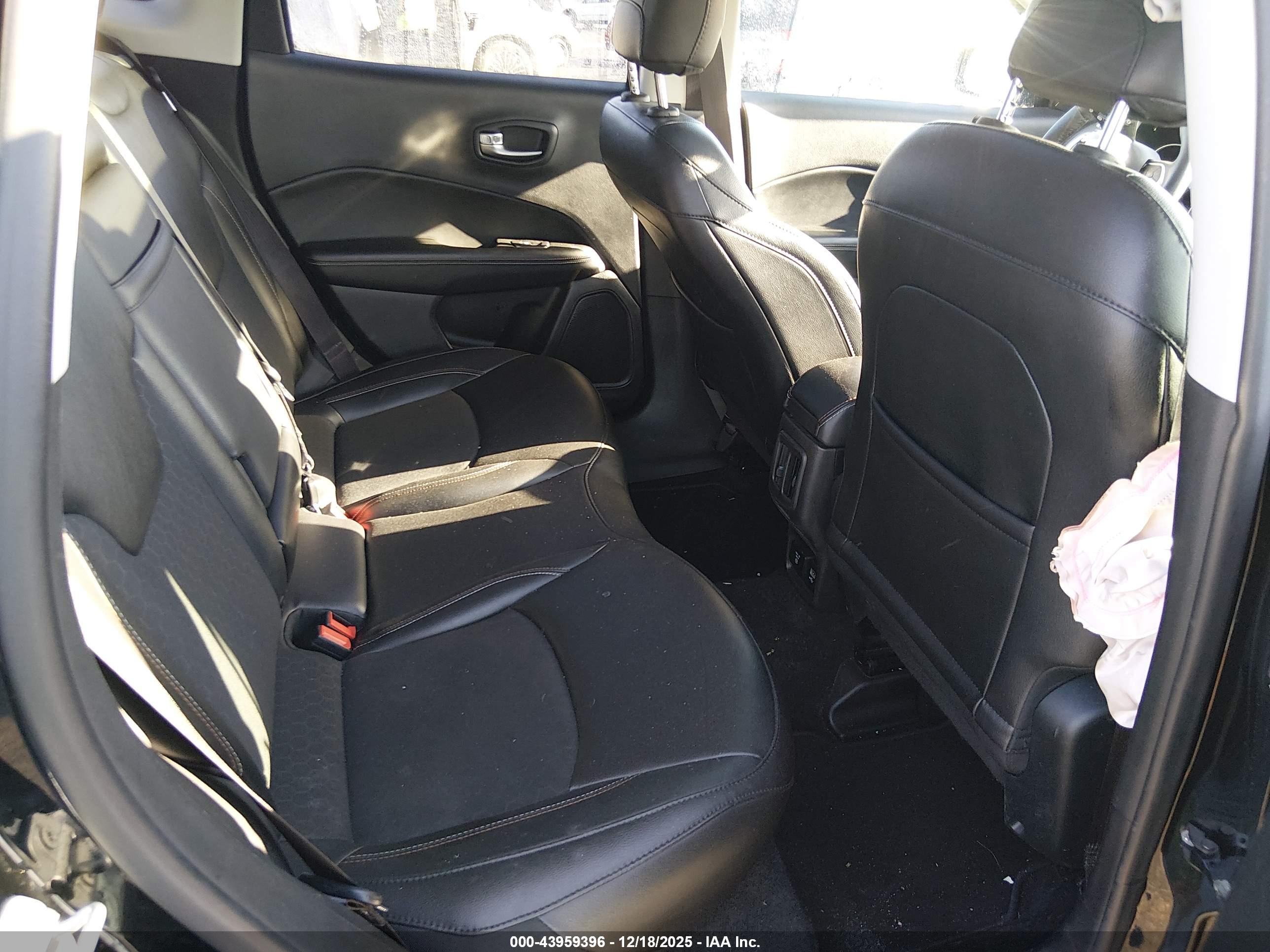 JEEP COMPASS image 8
