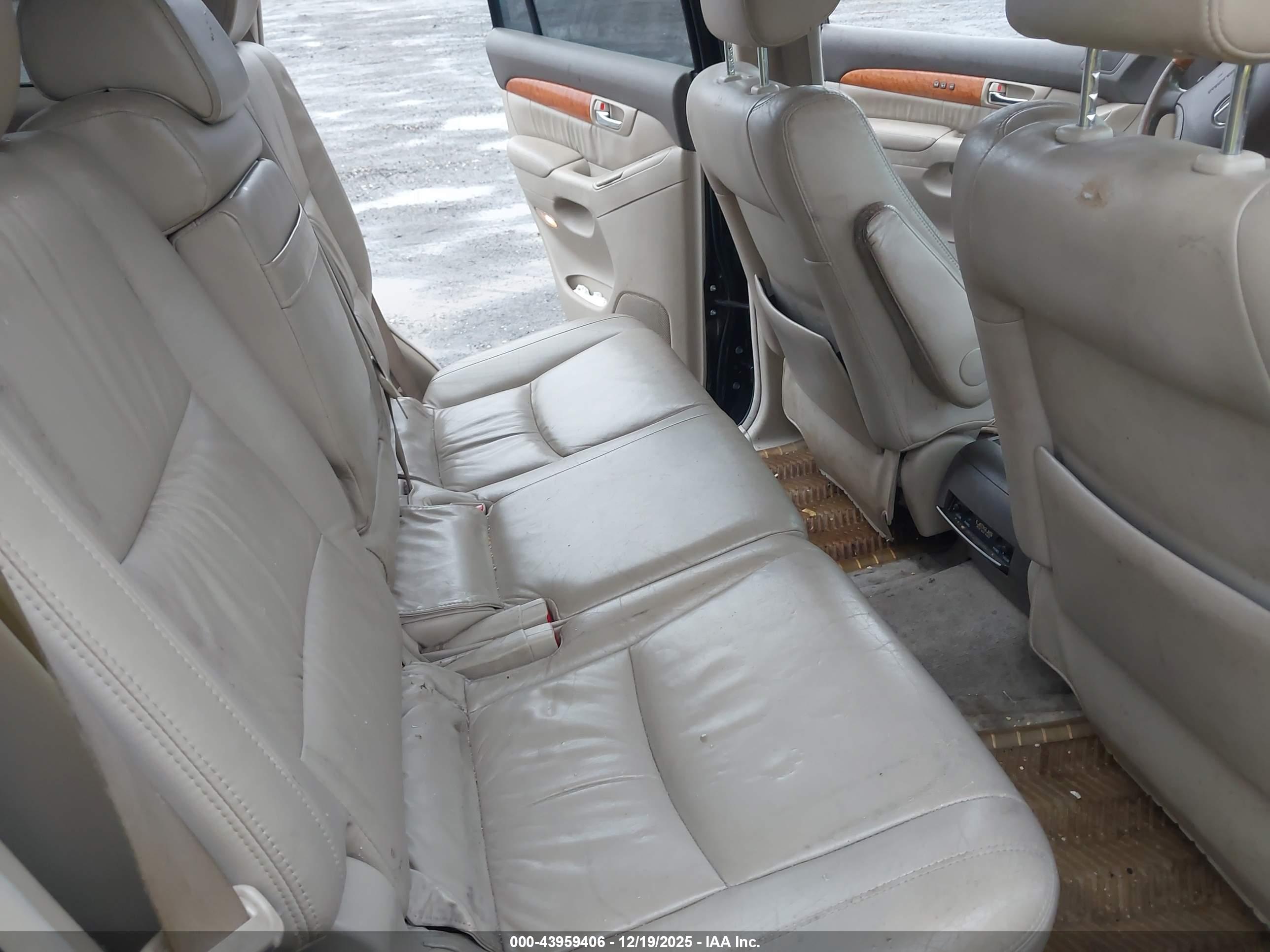 LEXUS GX image 8