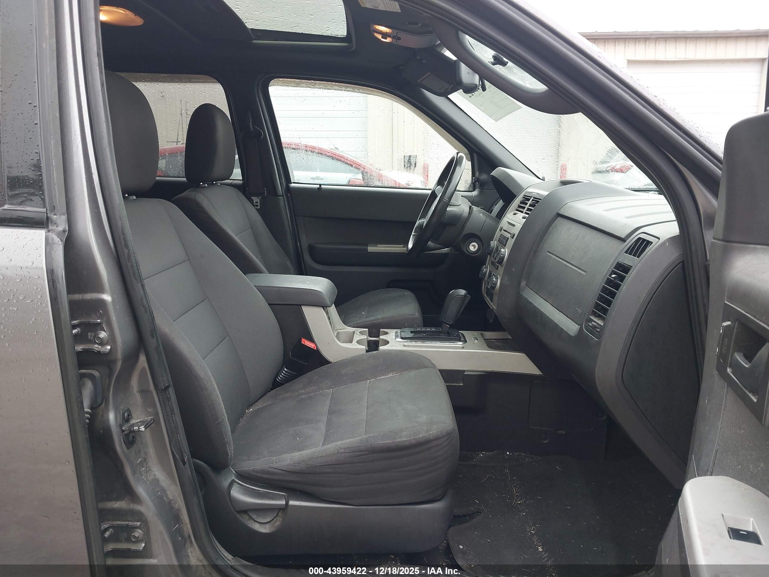 FORD ESCAPE image 5
