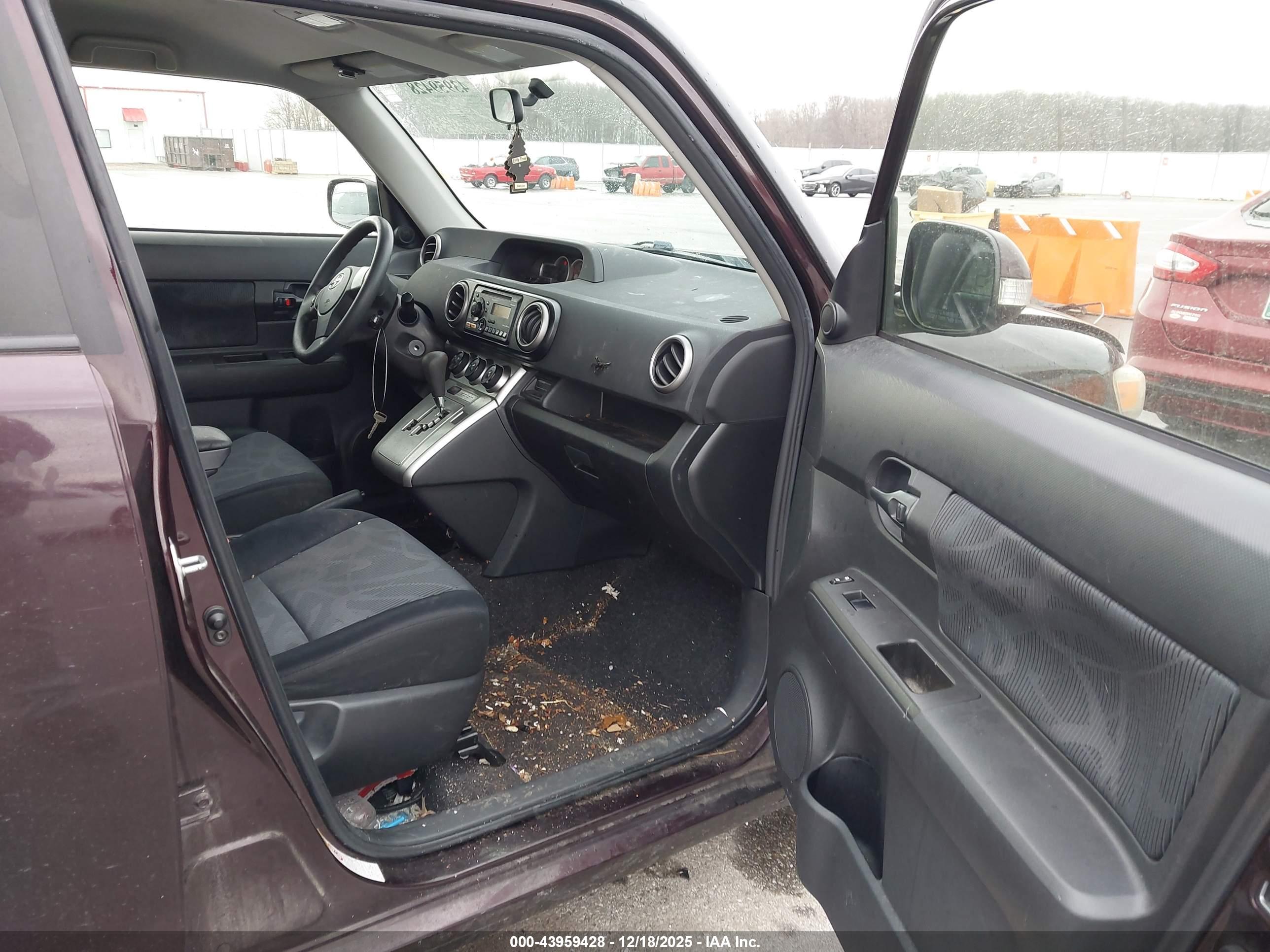SCION XB image 5