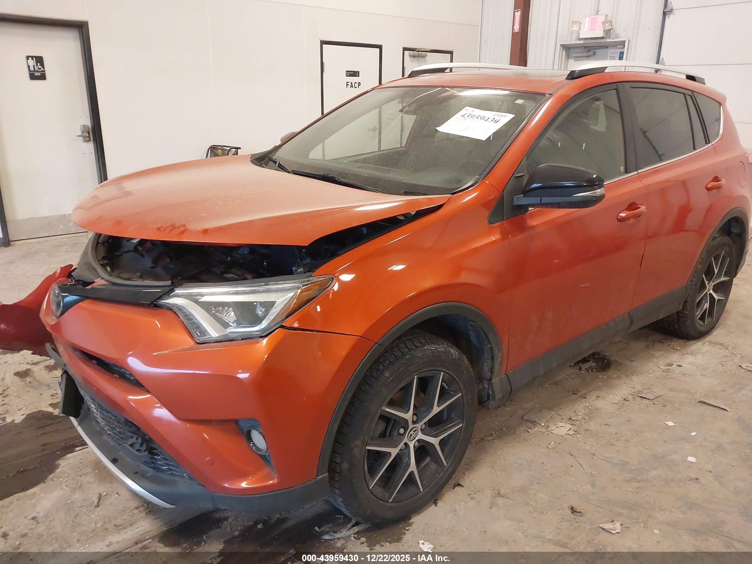 TOYOTA RAV4 image 2