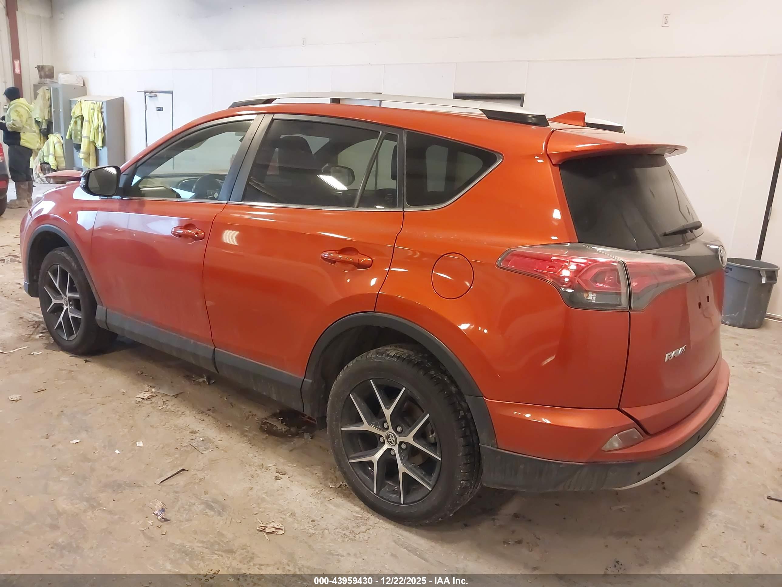 TOYOTA RAV4 image 3