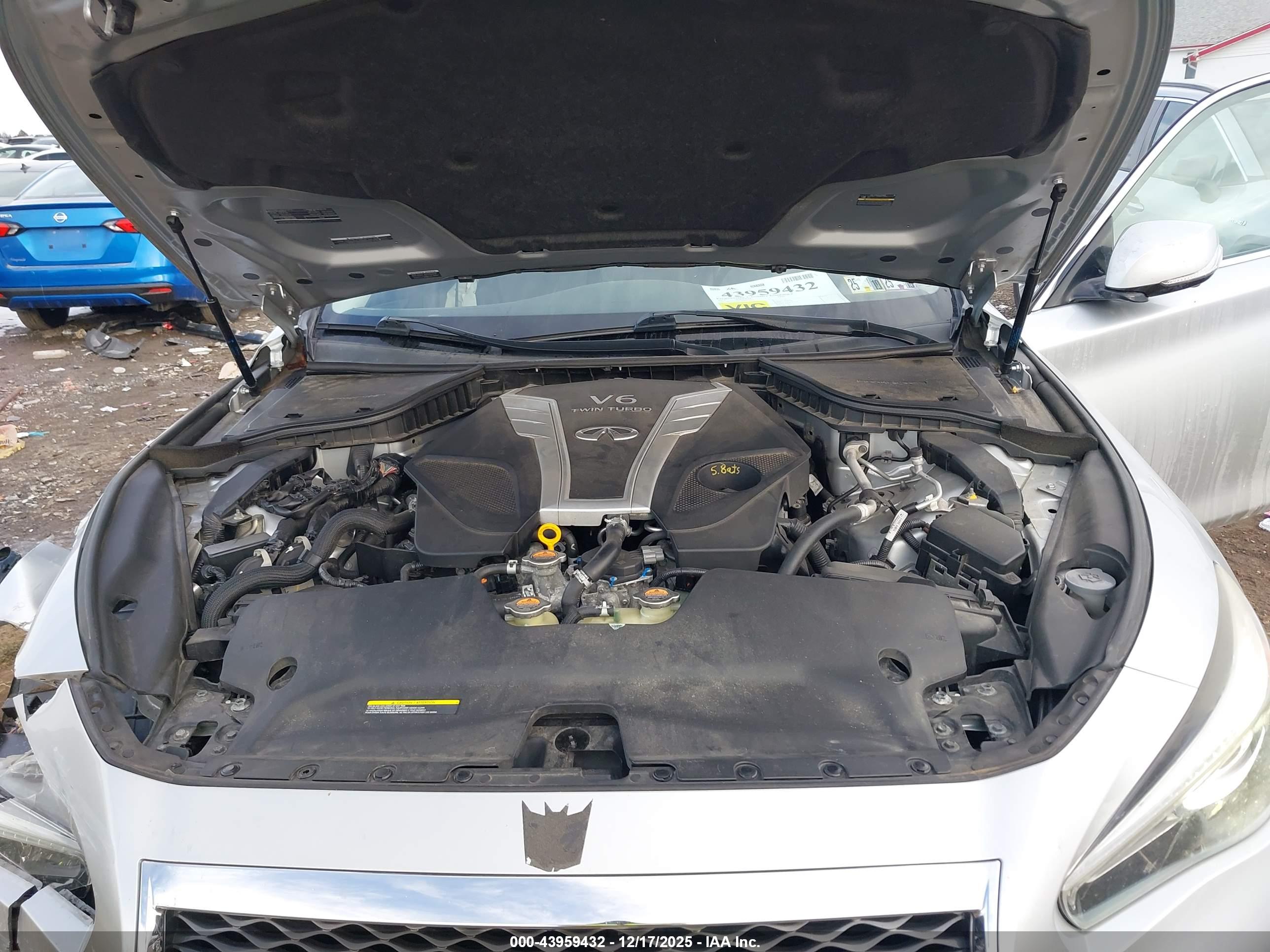 INFINITI Q50 image 10