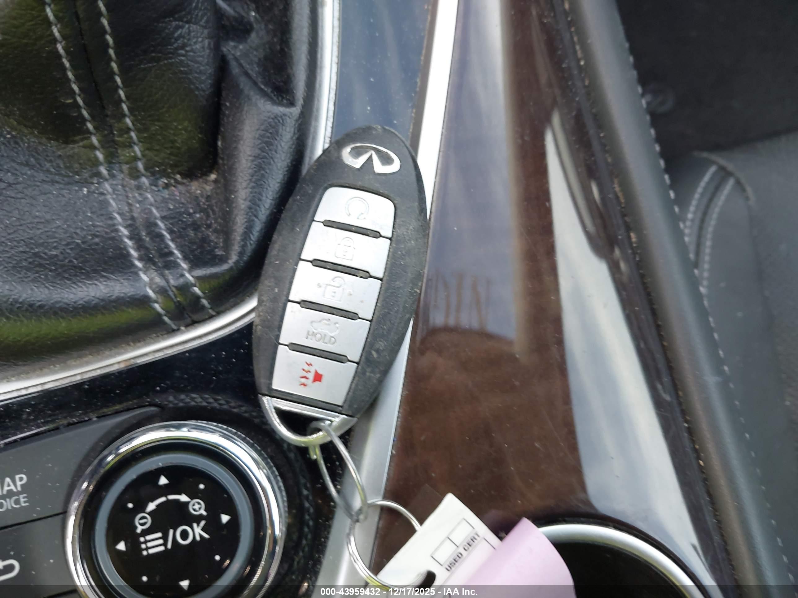 INFINITI Q50 image 11
