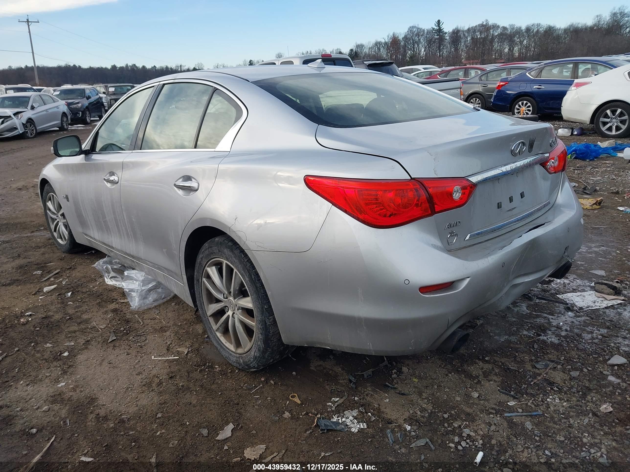 INFINITI Q50 image 3