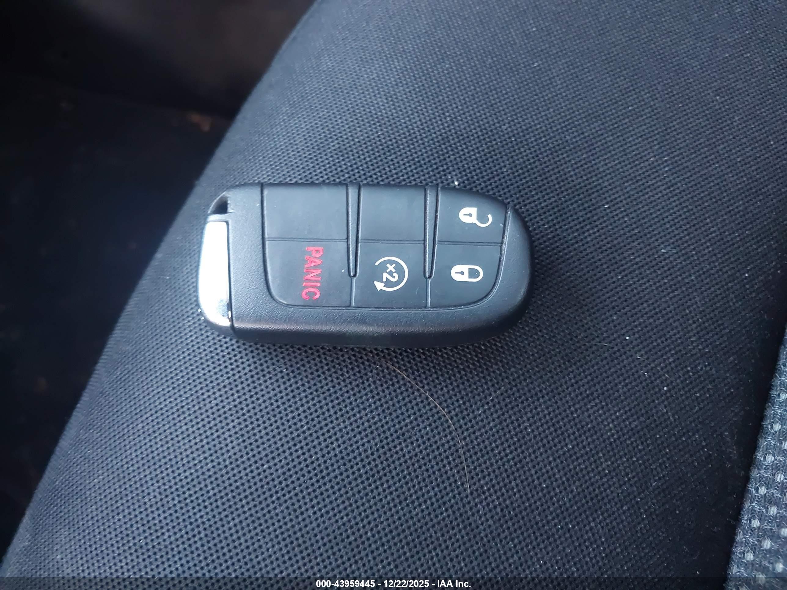 JEEP RENEGADE image 11