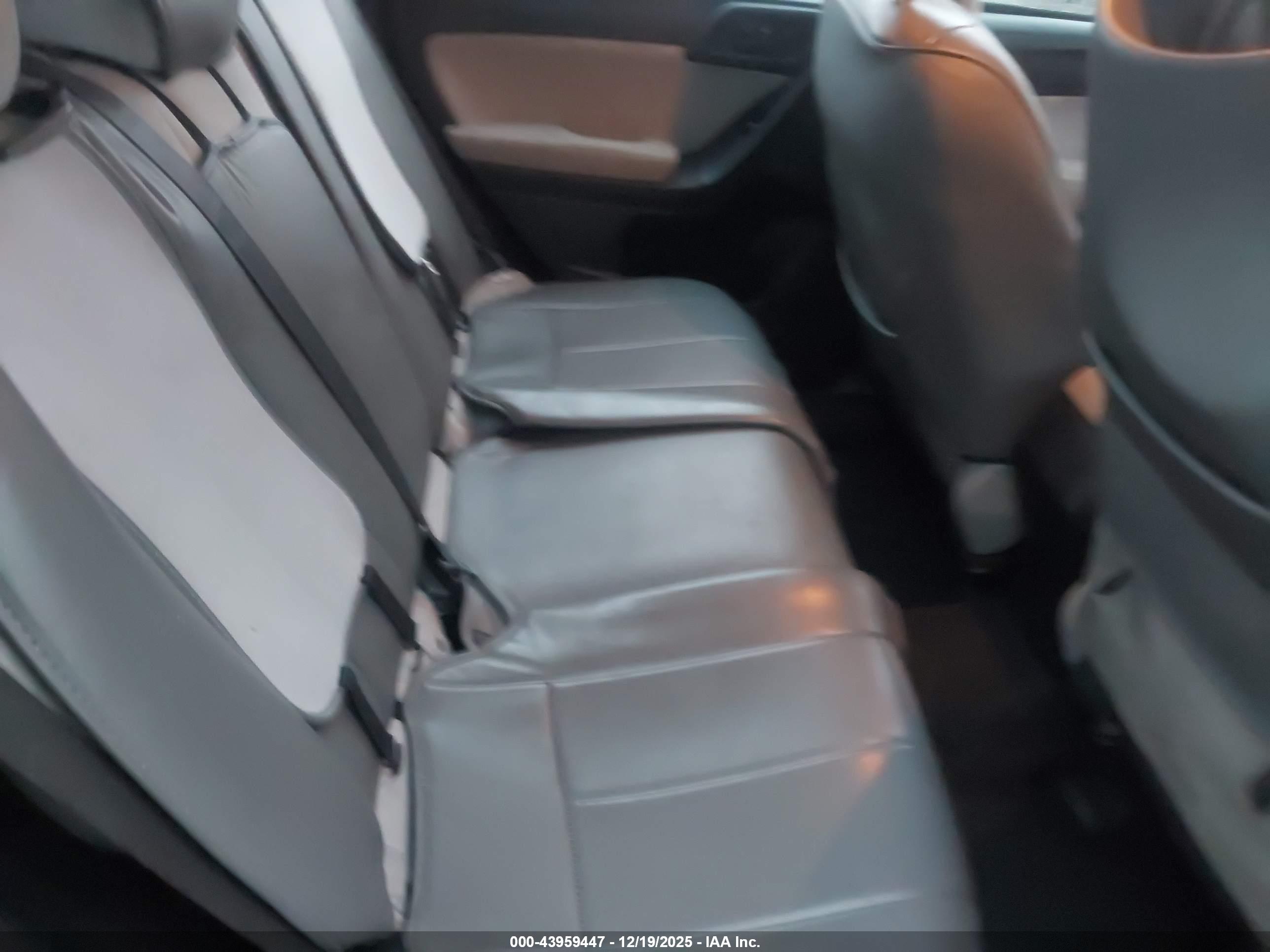 SUBARU FORESTER image 8