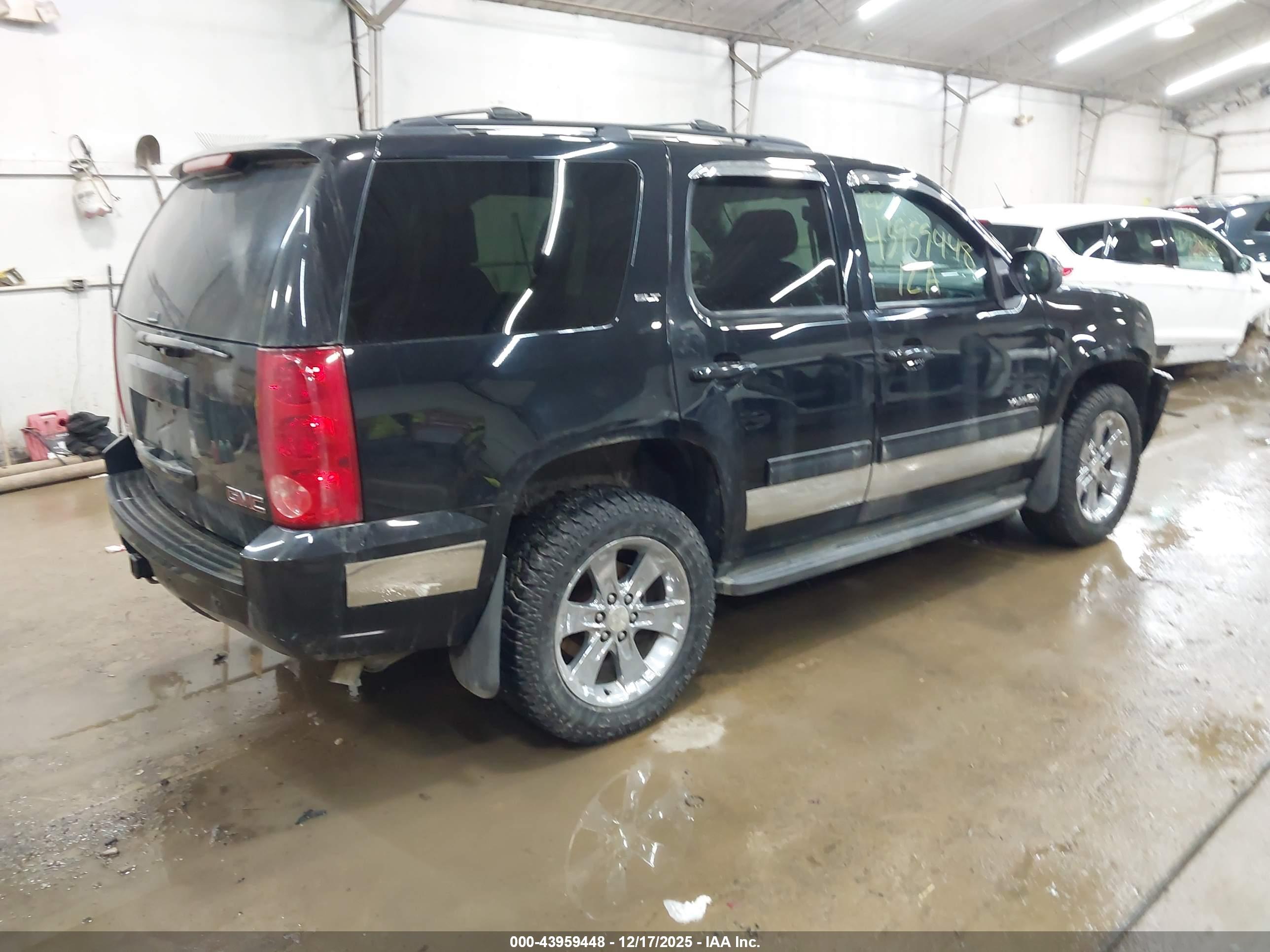 GMC YUKON image 4