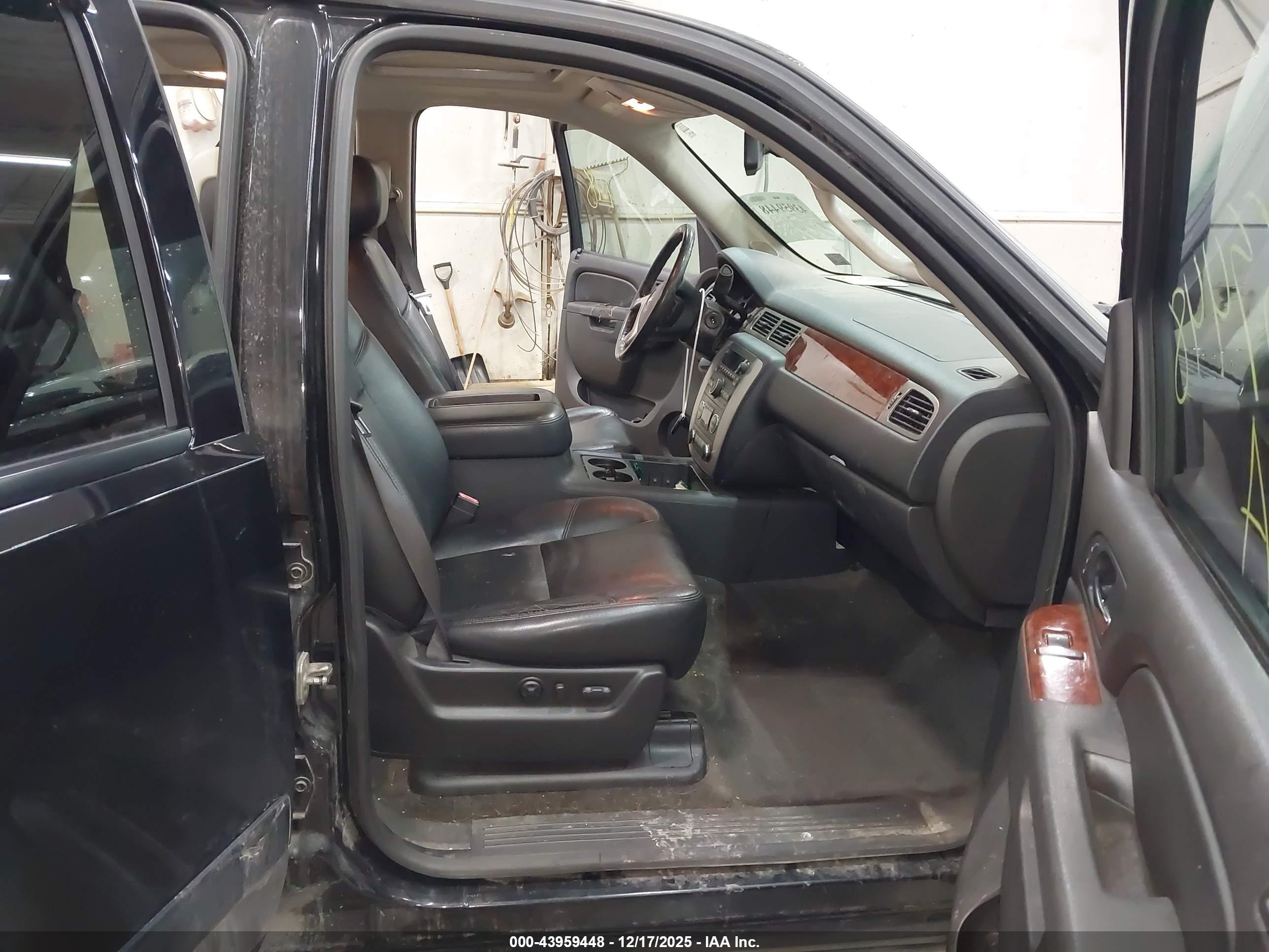 GMC YUKON image 5