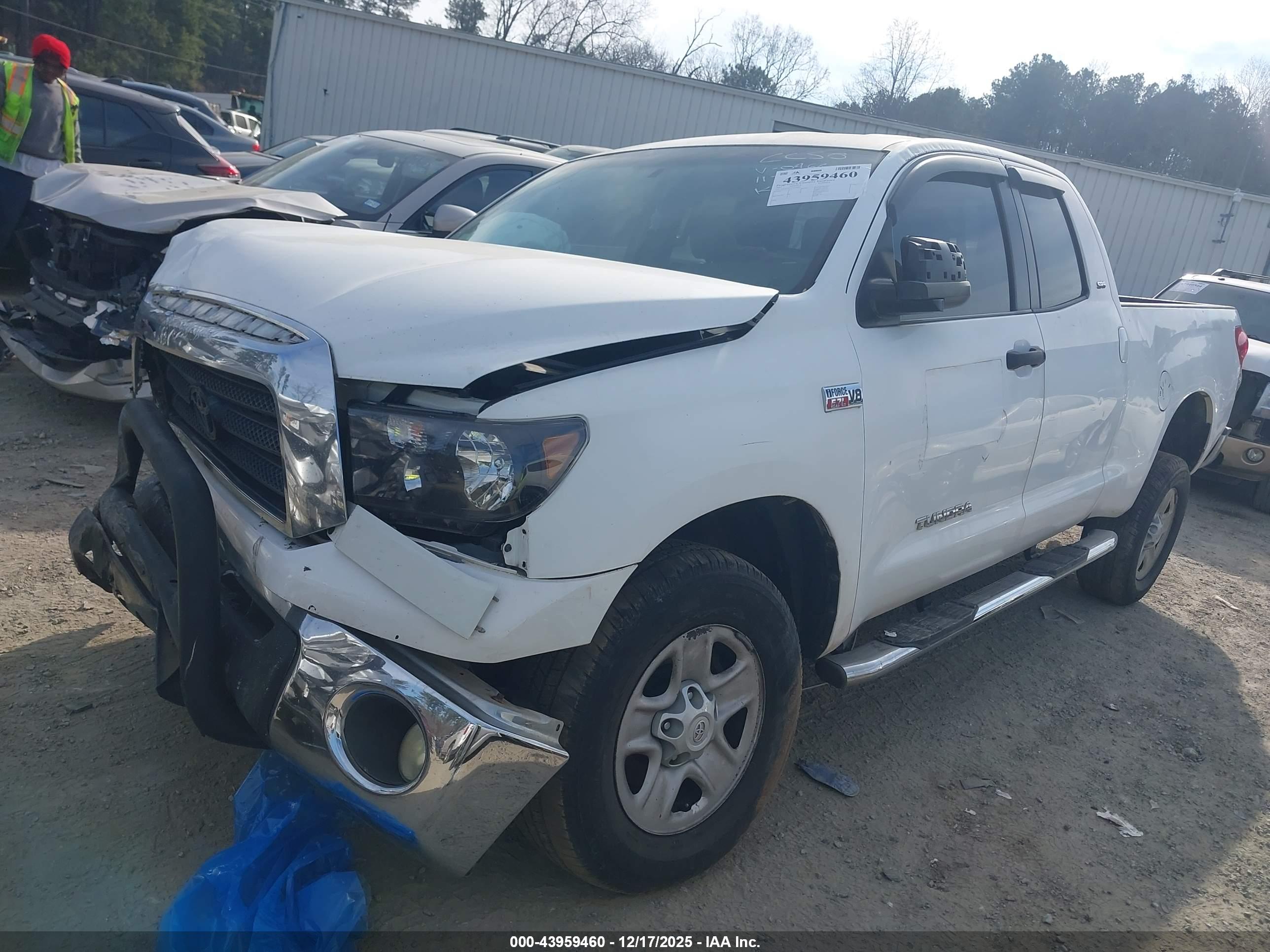TOYOTA TUNDRA image 2