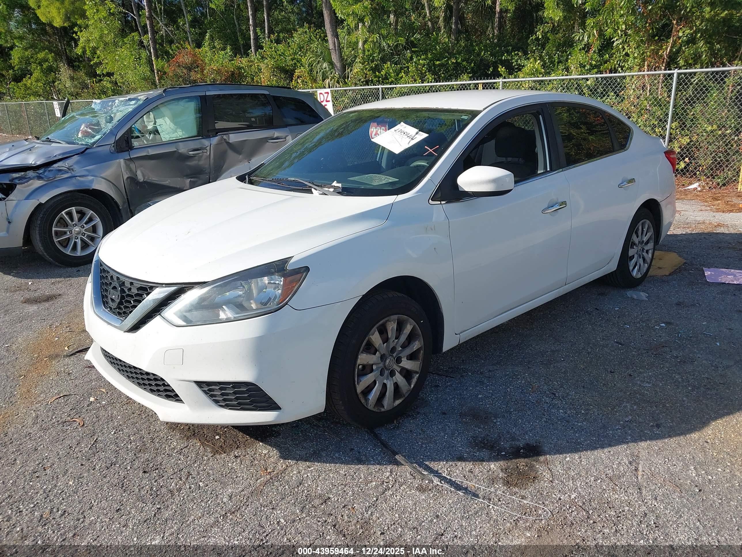NISSAN SENTRA image 2