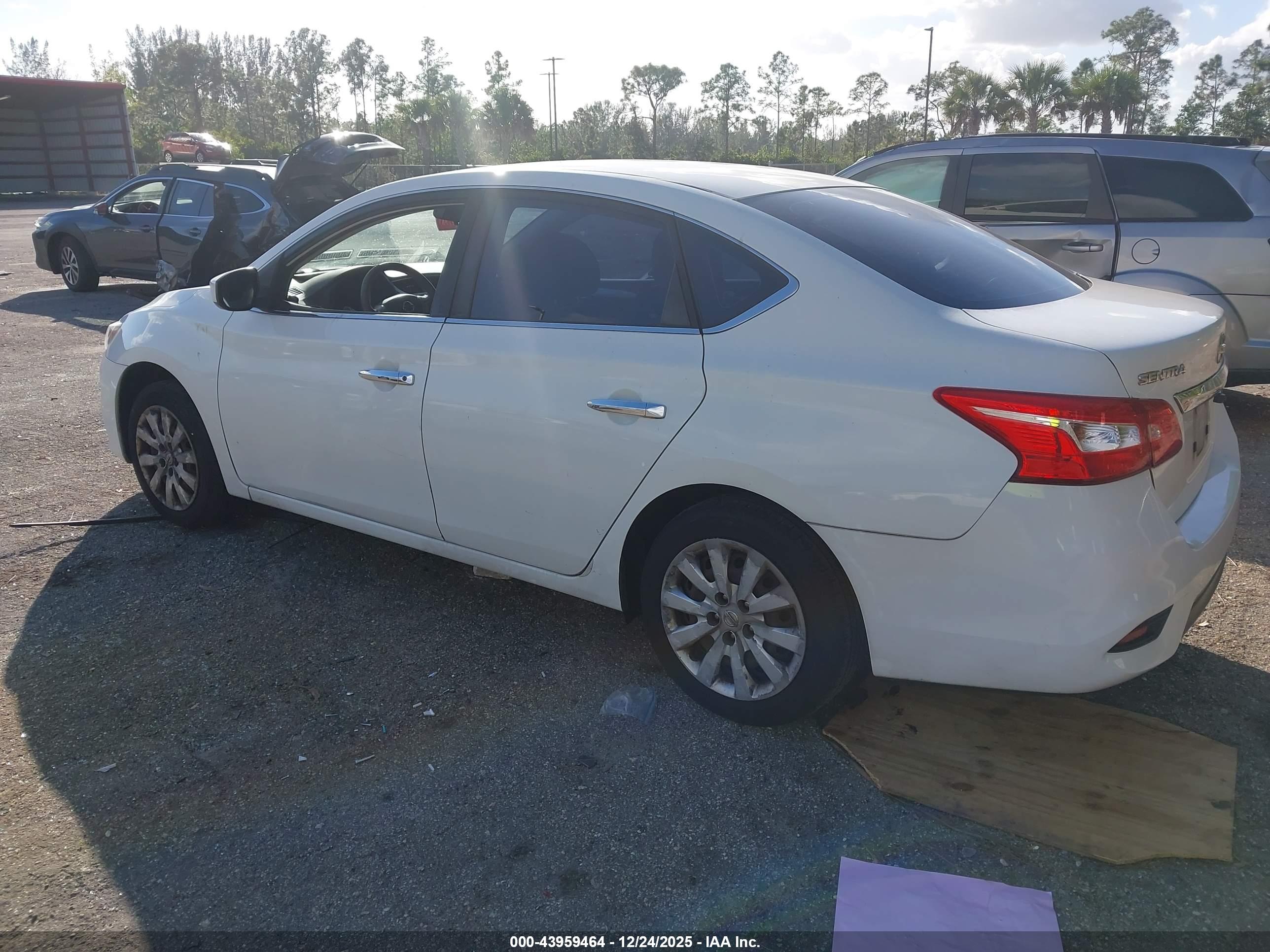 NISSAN SENTRA image 3