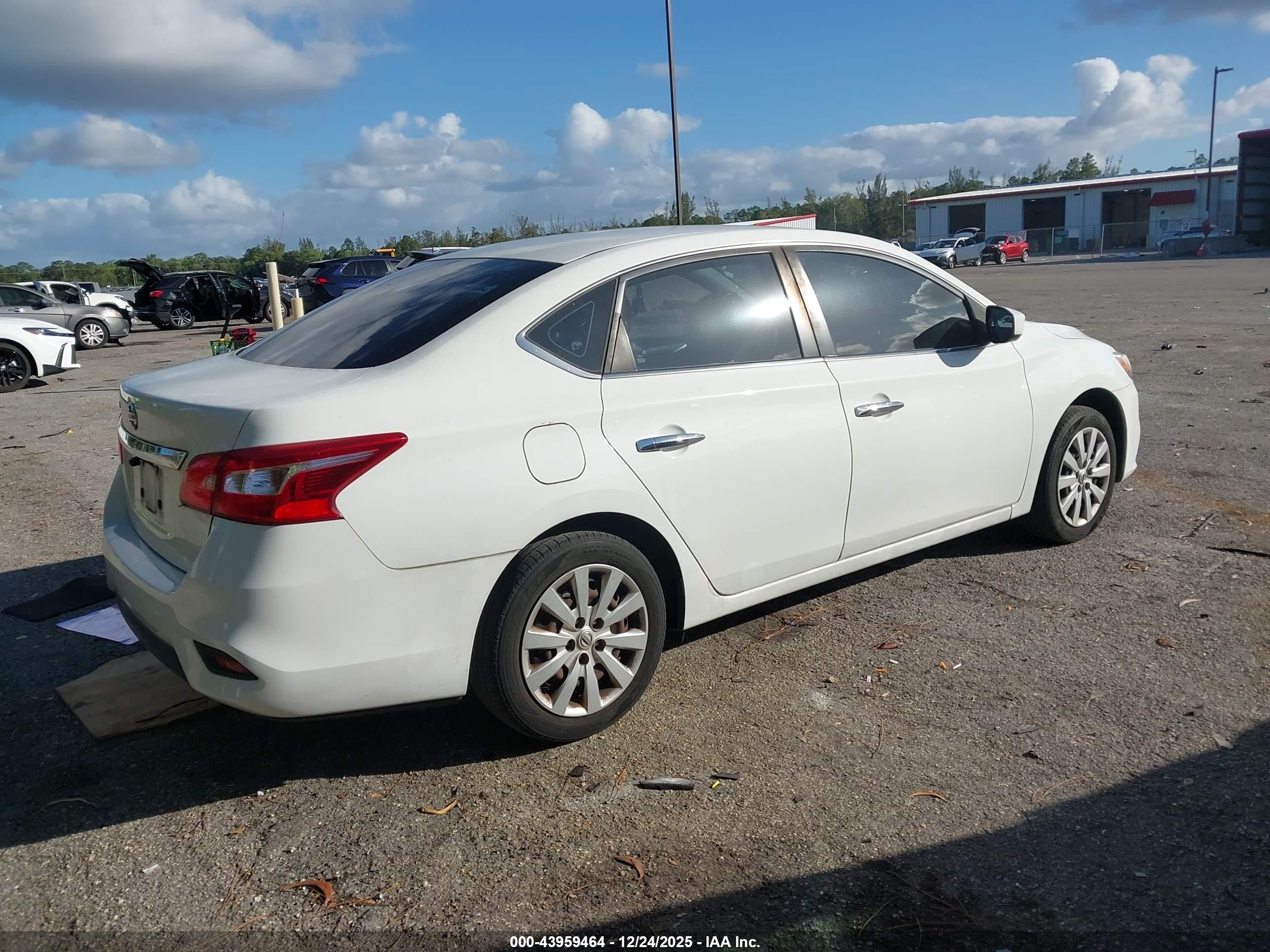 NISSAN SENTRA image 4