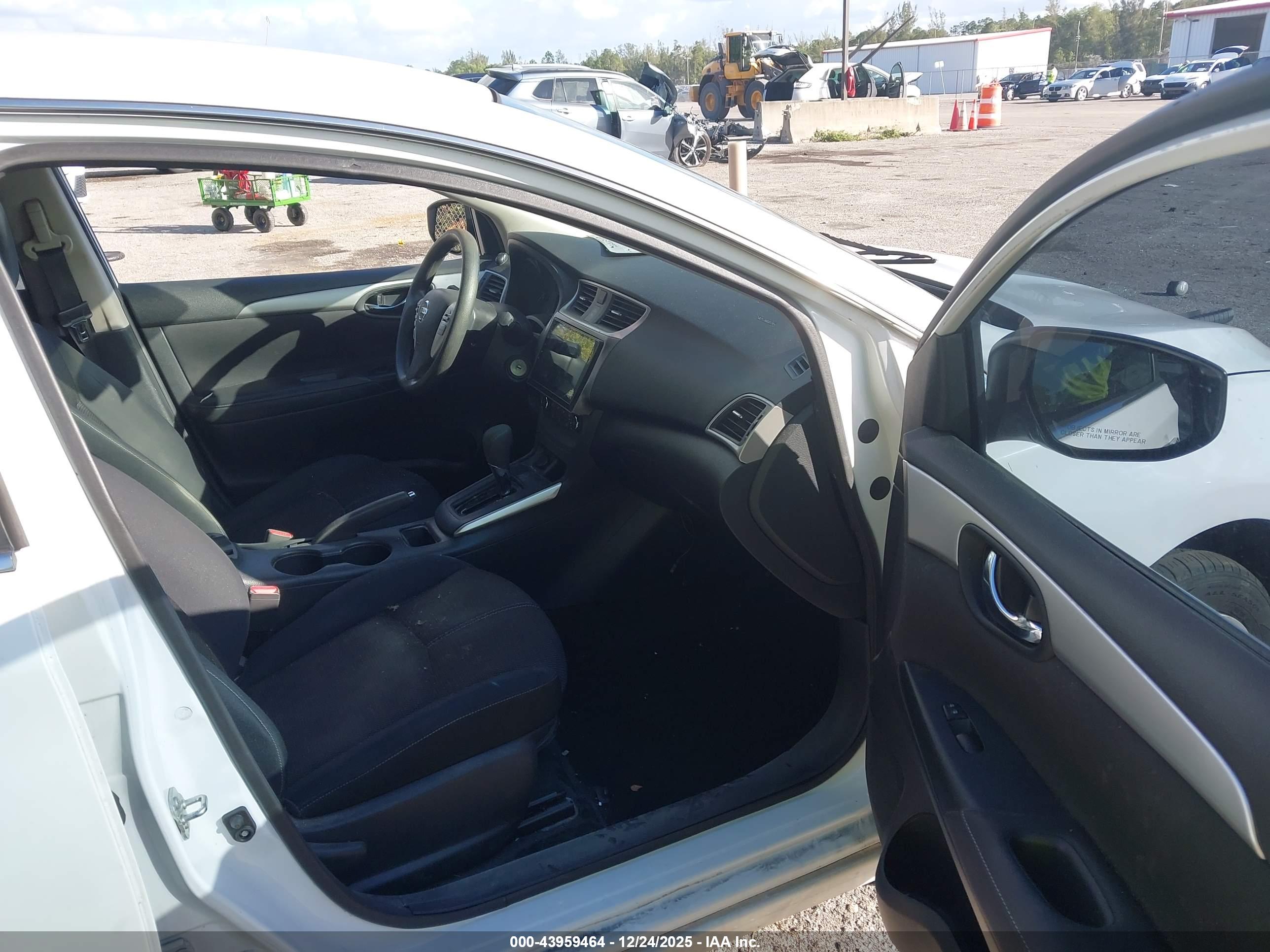 NISSAN SENTRA image 5