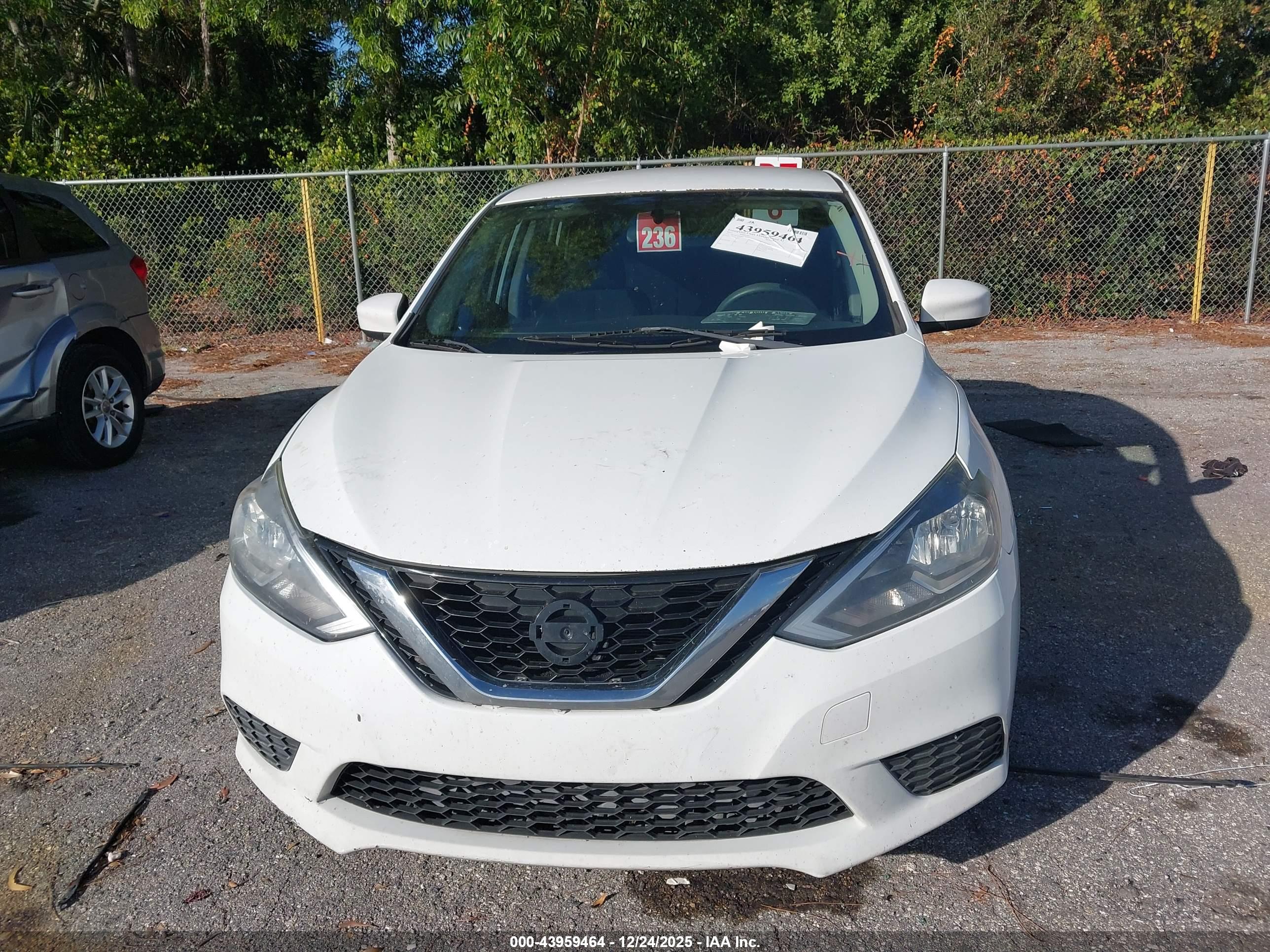 NISSAN SENTRA image 6