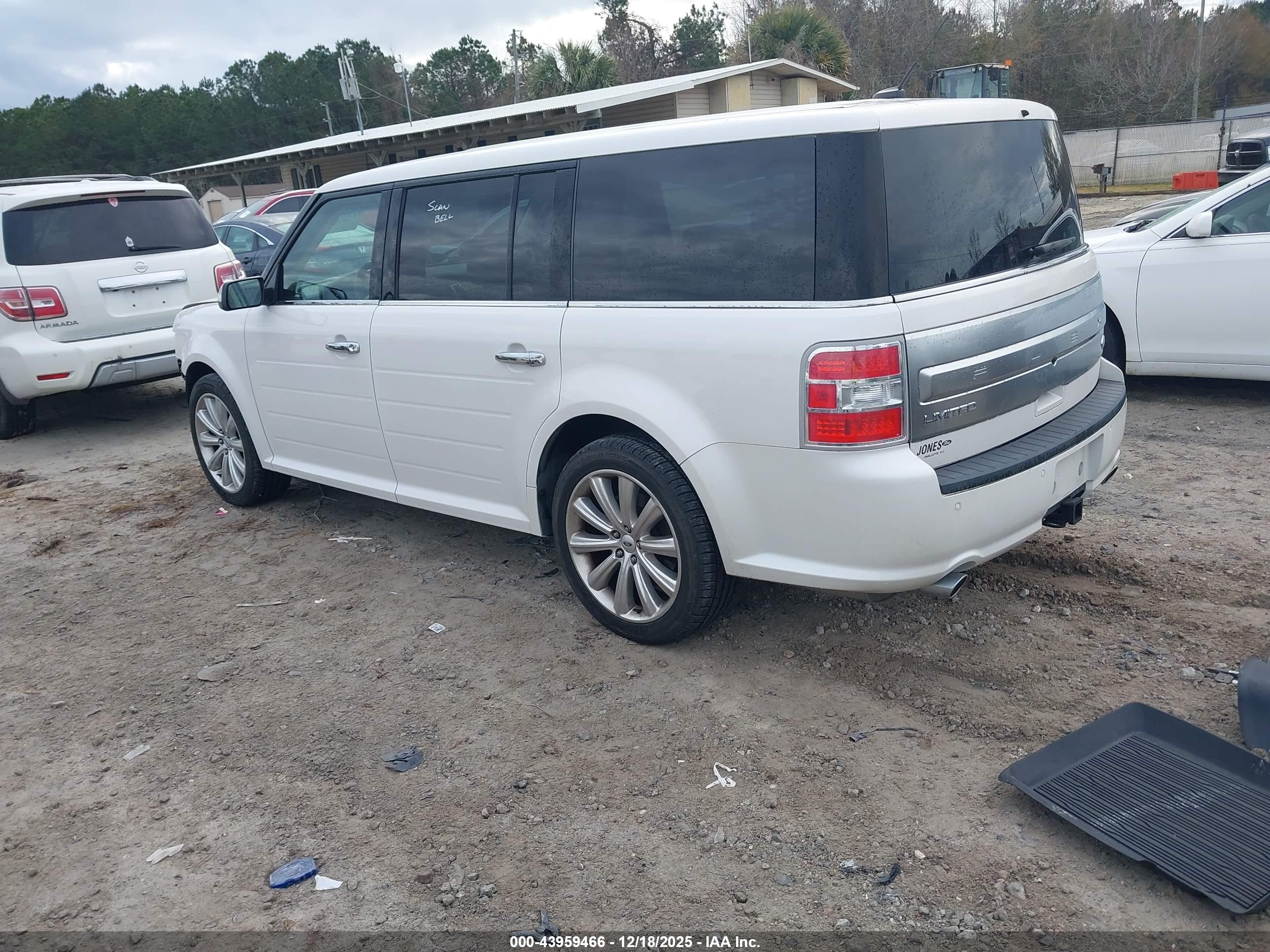 FORD FLEX image 3