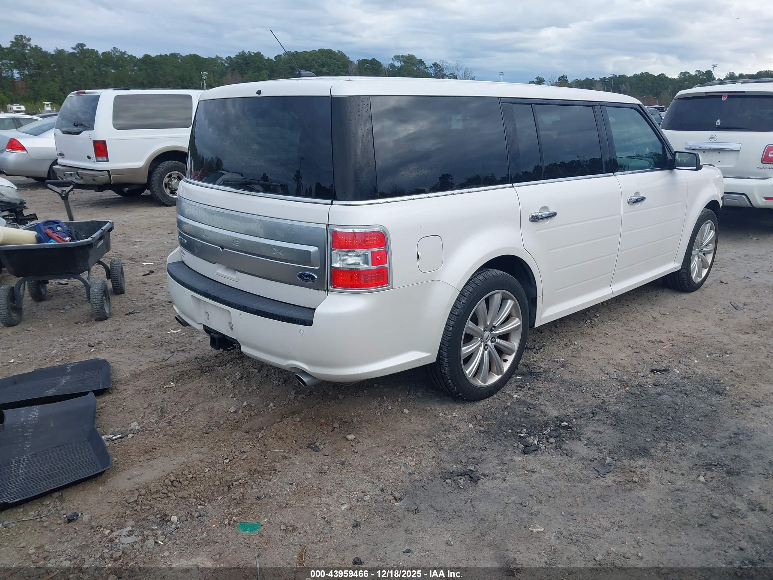FORD FLEX image 4