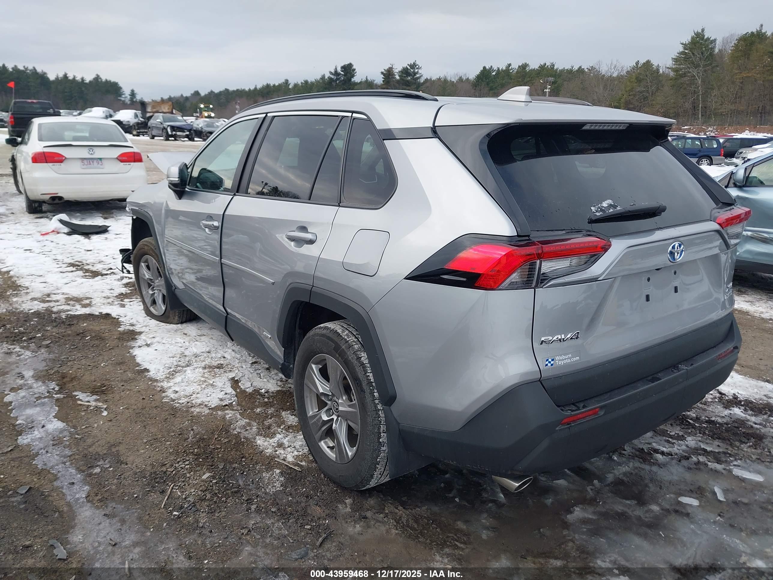 TOYOTA RAV4 image 3