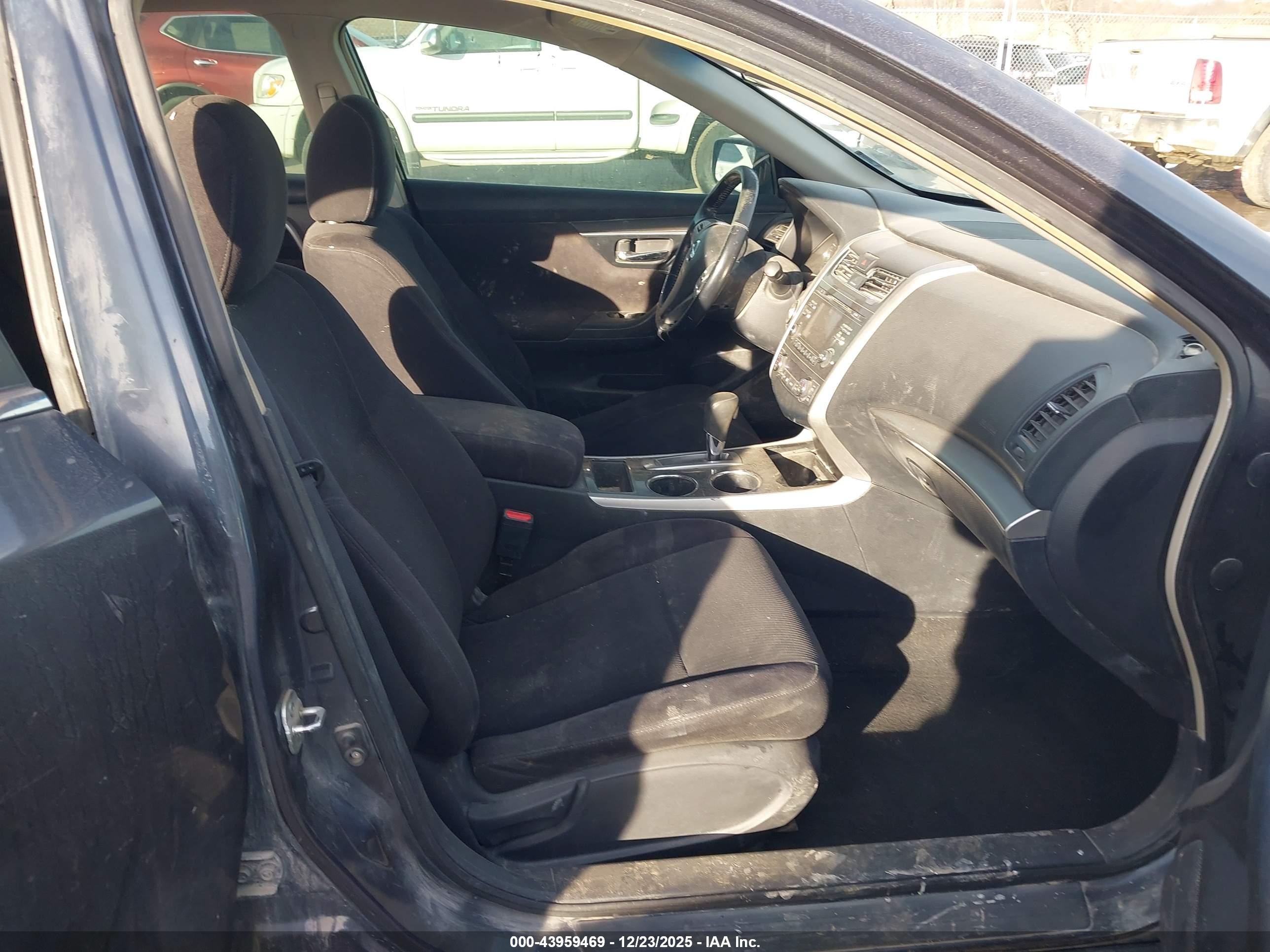 NISSAN ALTIMA image 5