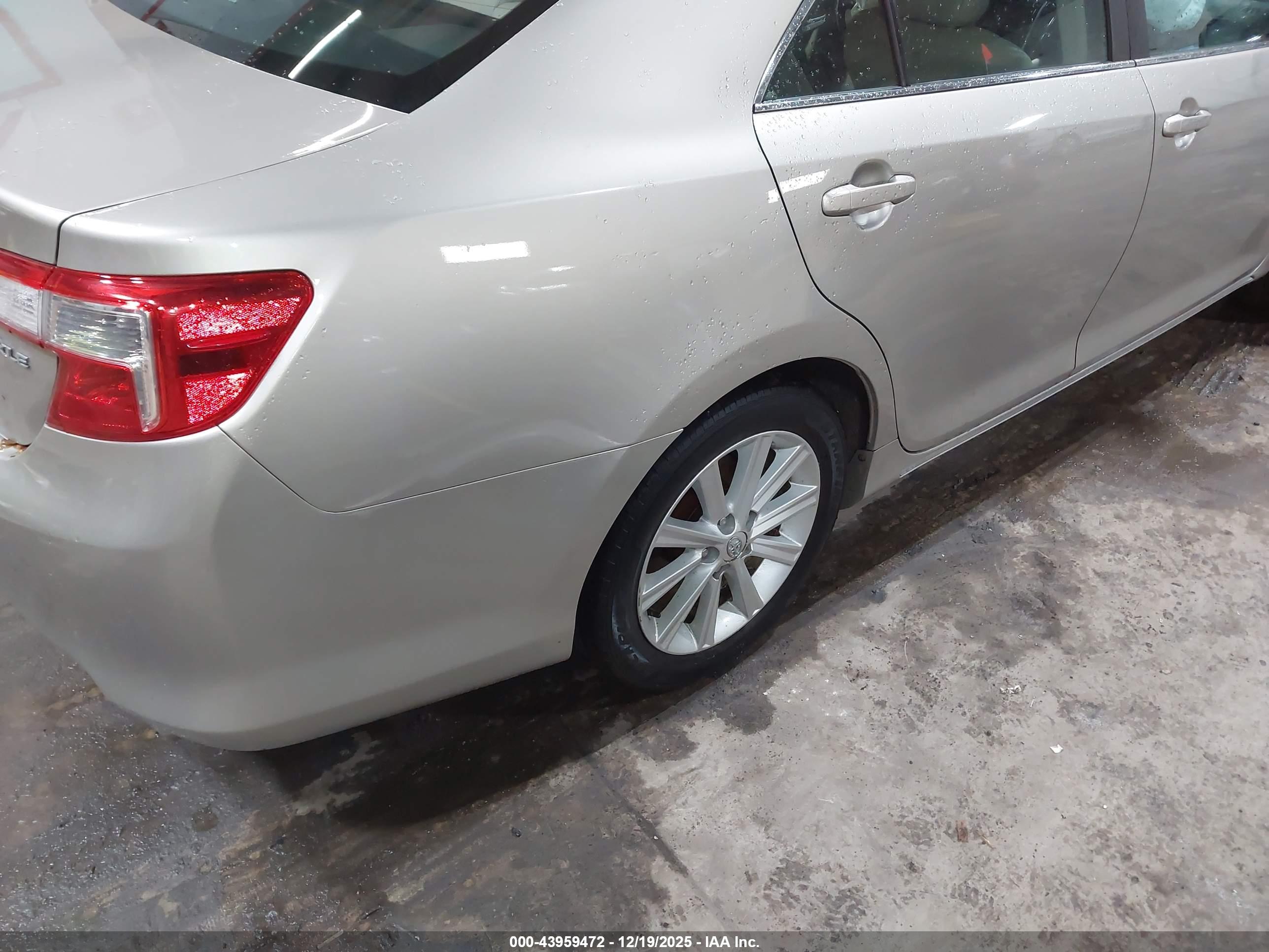 TOYOTA CAMRY image 4