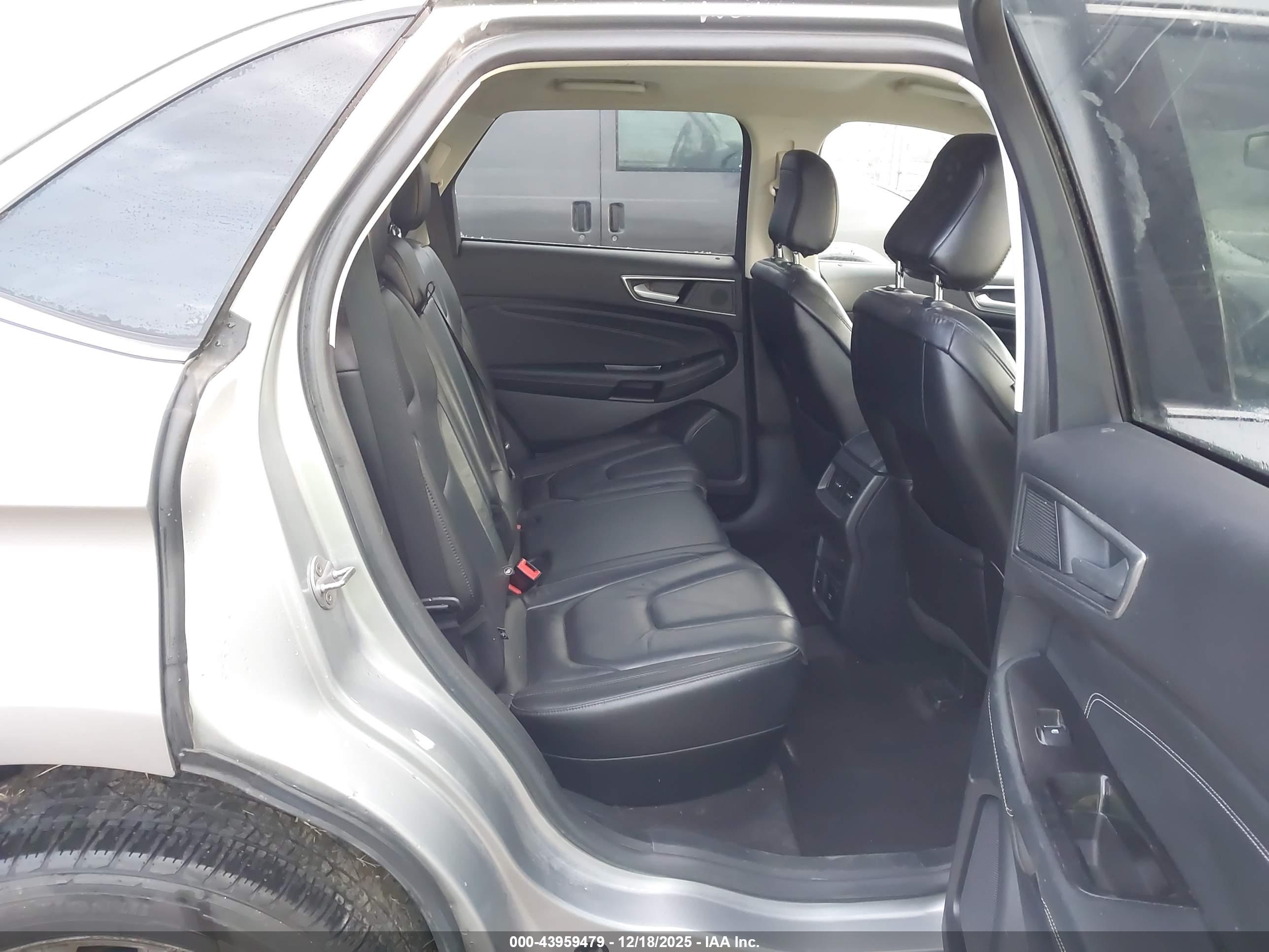 FORD EDGE image 8