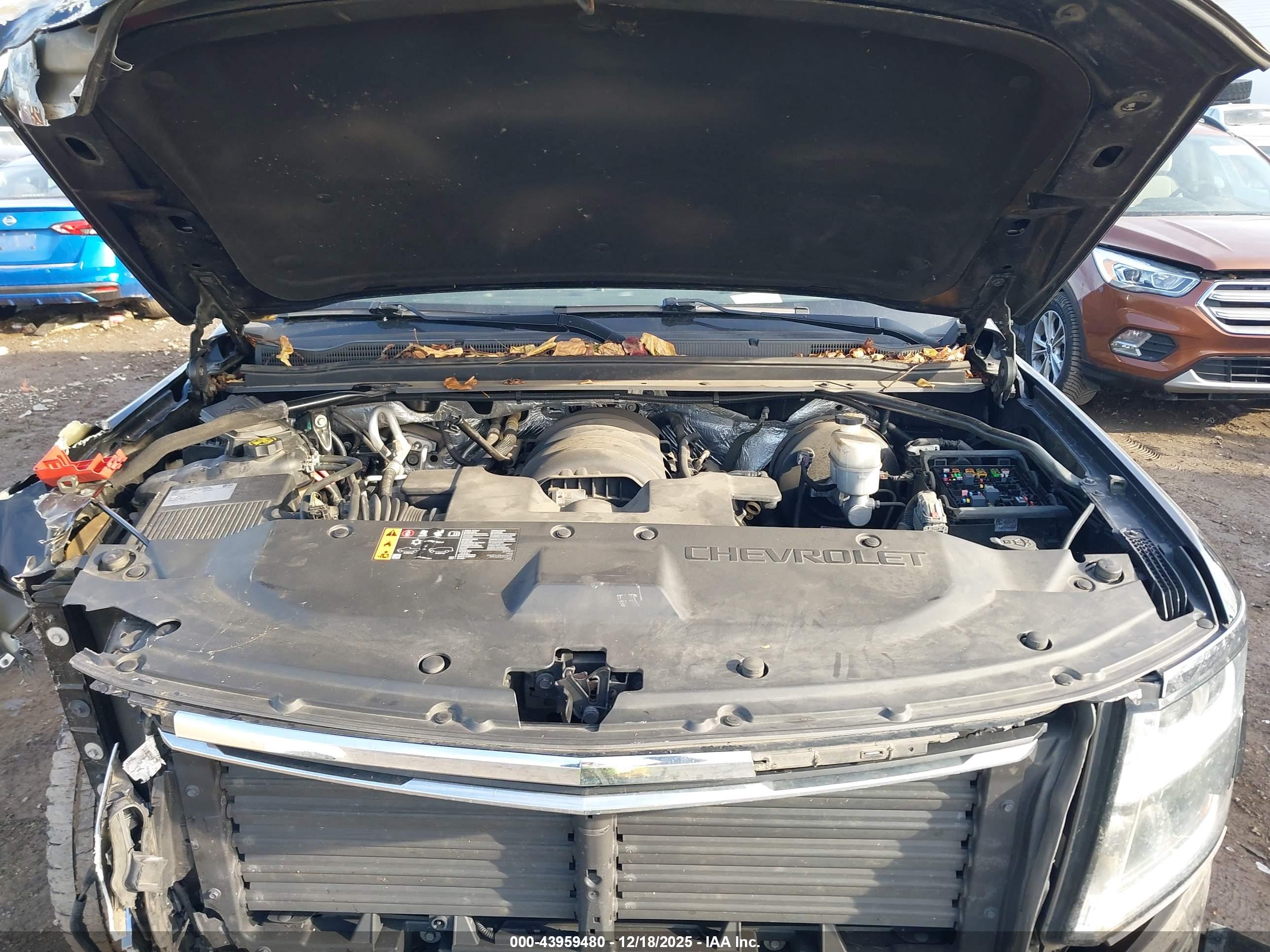 CHEVROLET SUBURBAN image 10