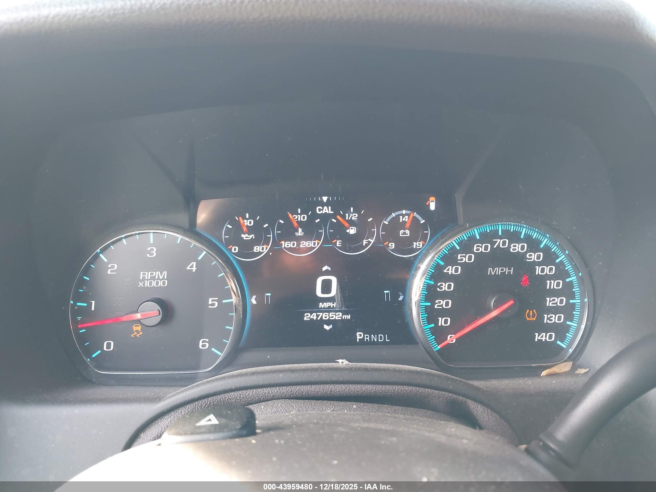 CHEVROLET SUBURBAN image 7