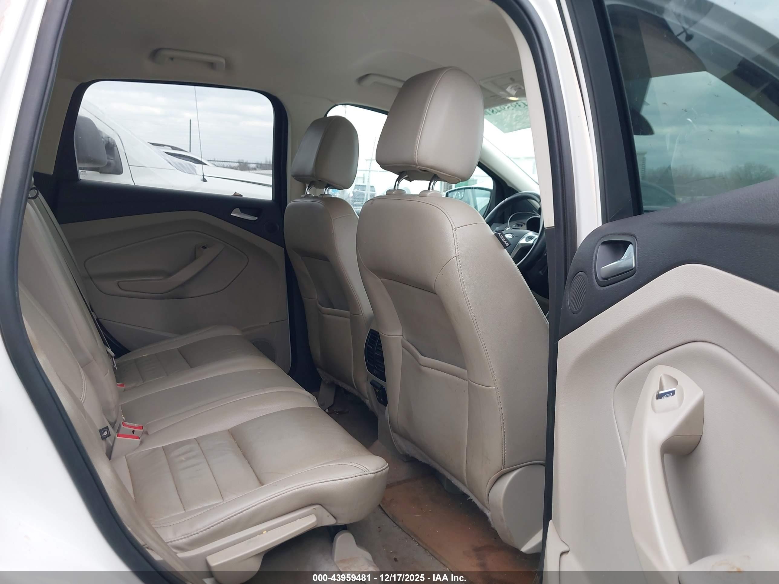 FORD ESCAPE image 8