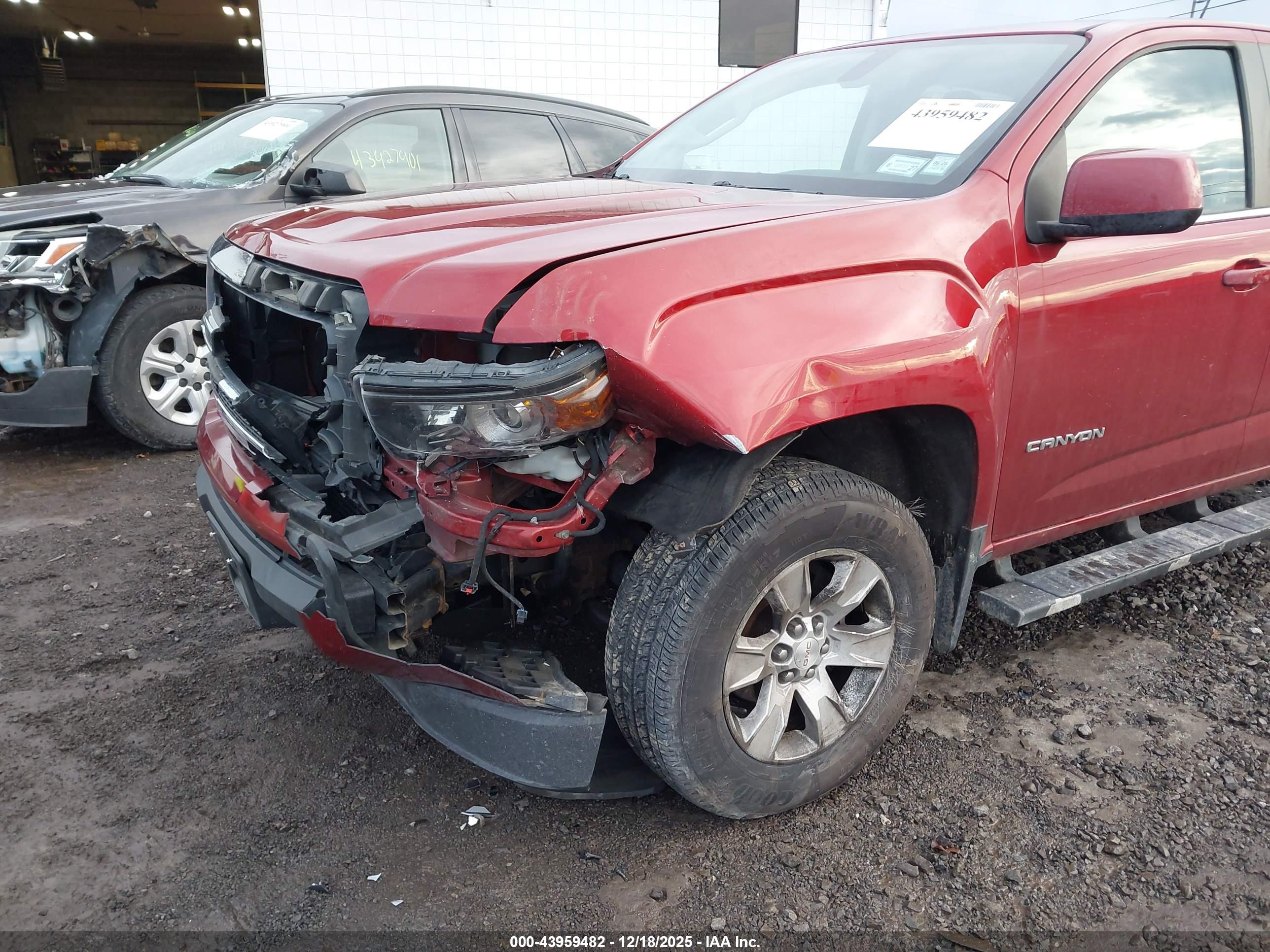 GMC CANYON image 6
