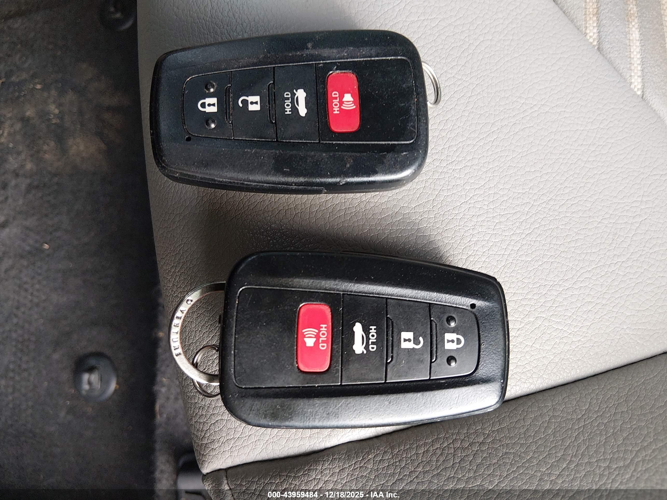 TOYOTA CAMRY image 11
