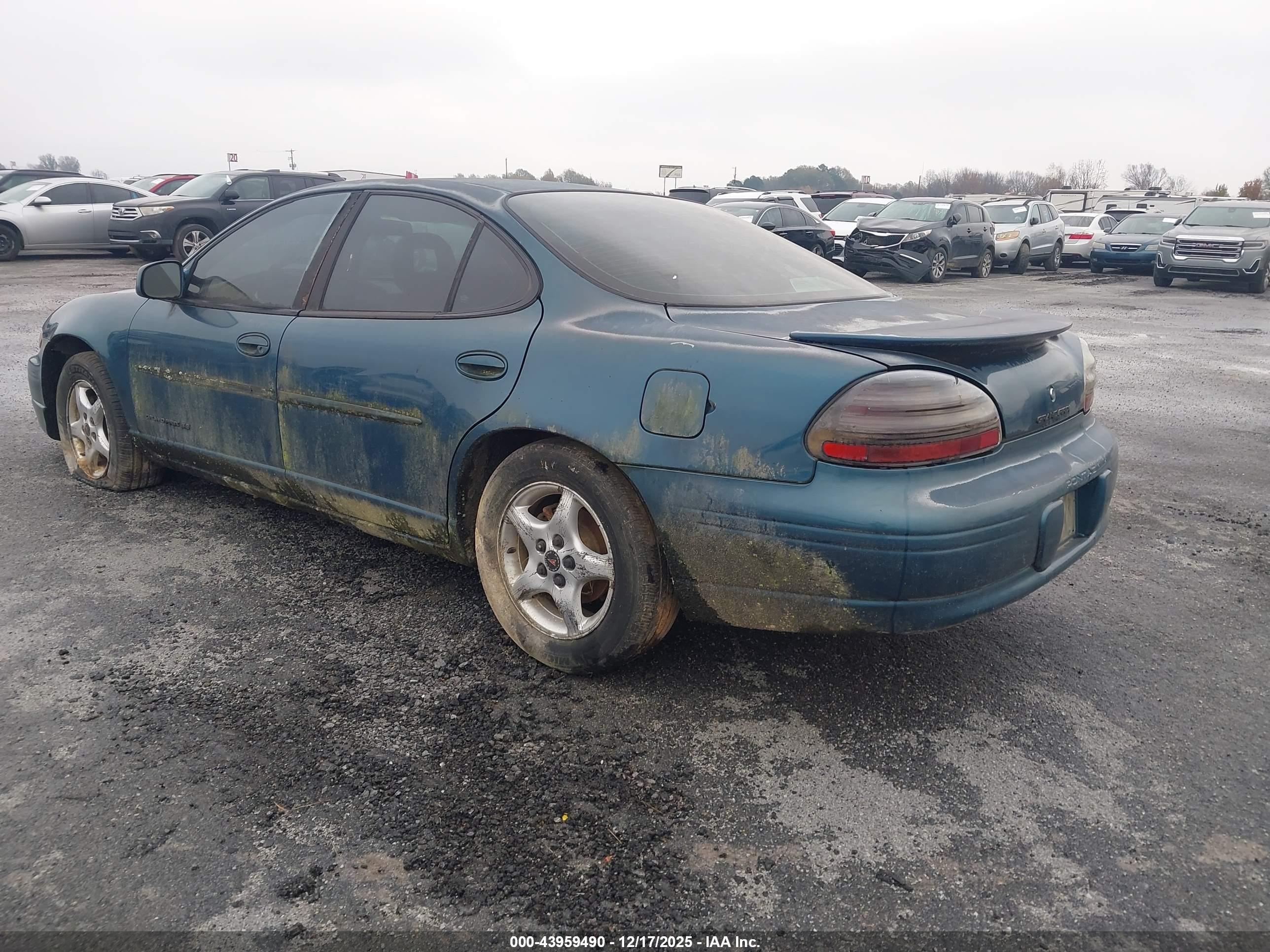 PONTIAC GRAND image 3