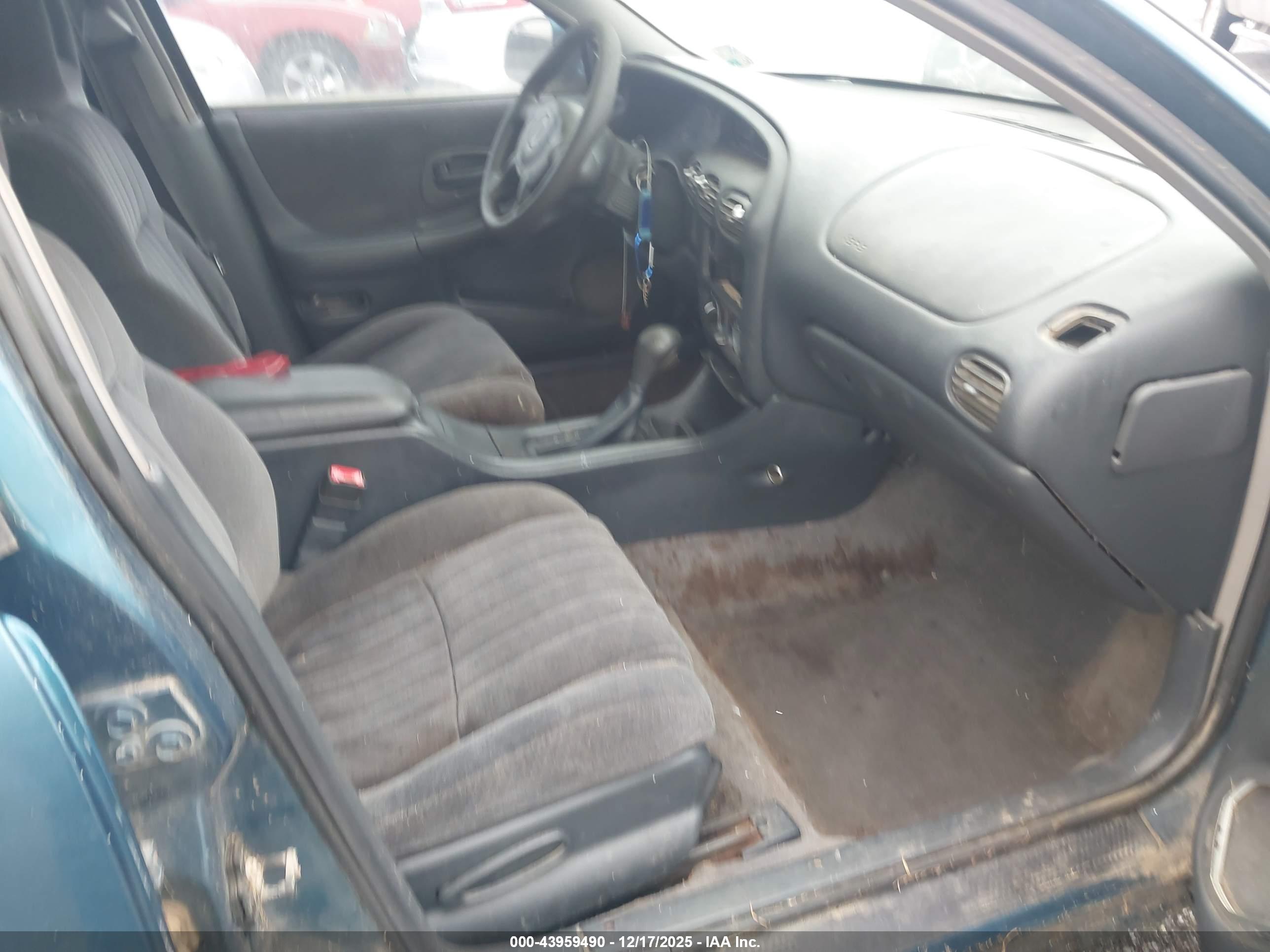 PONTIAC GRAND image 5