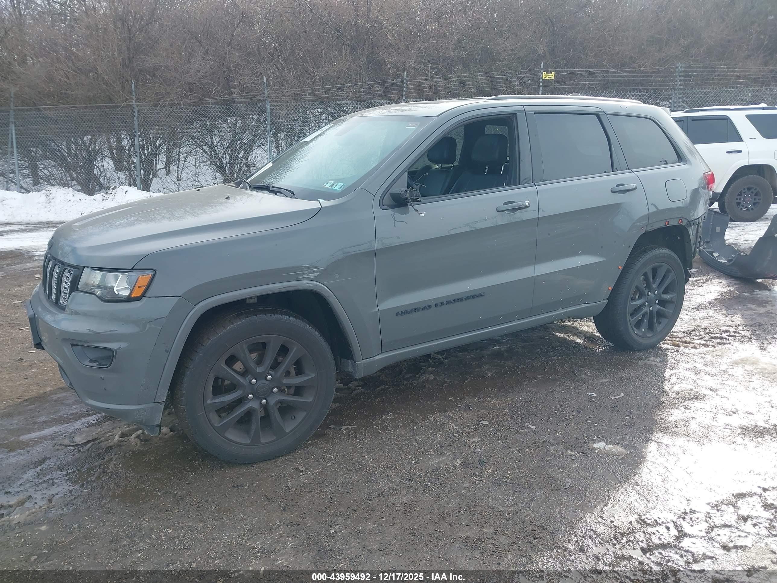 JEEP GRAND image 2