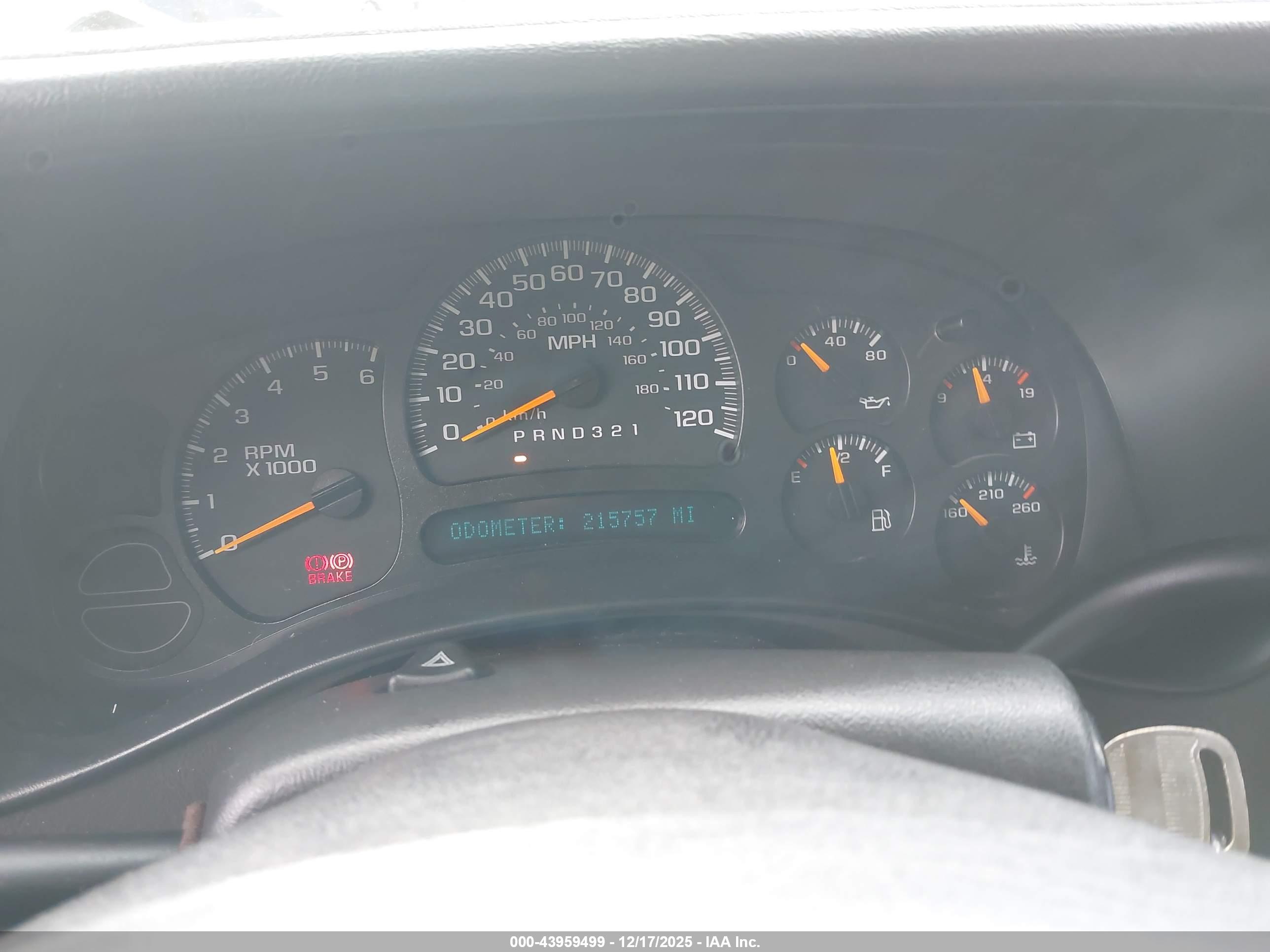 CHEVROLET SILVERADO image 7