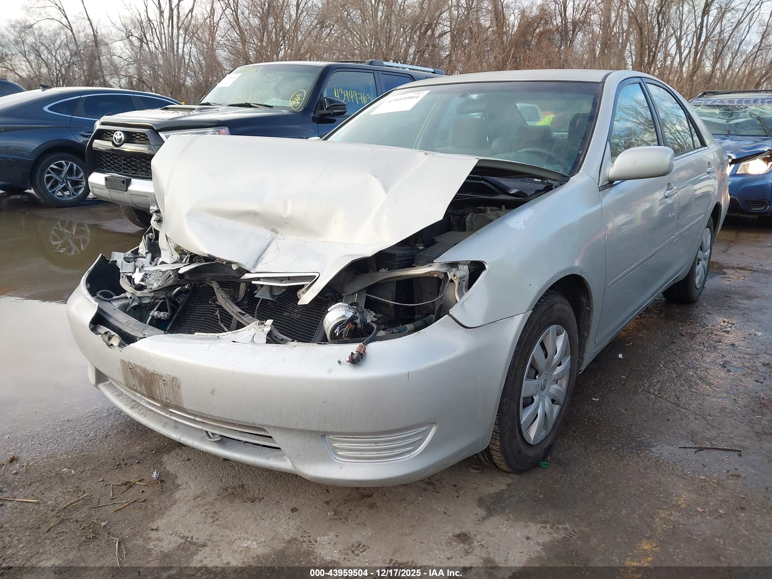 TOYOTA CAMRY image 2