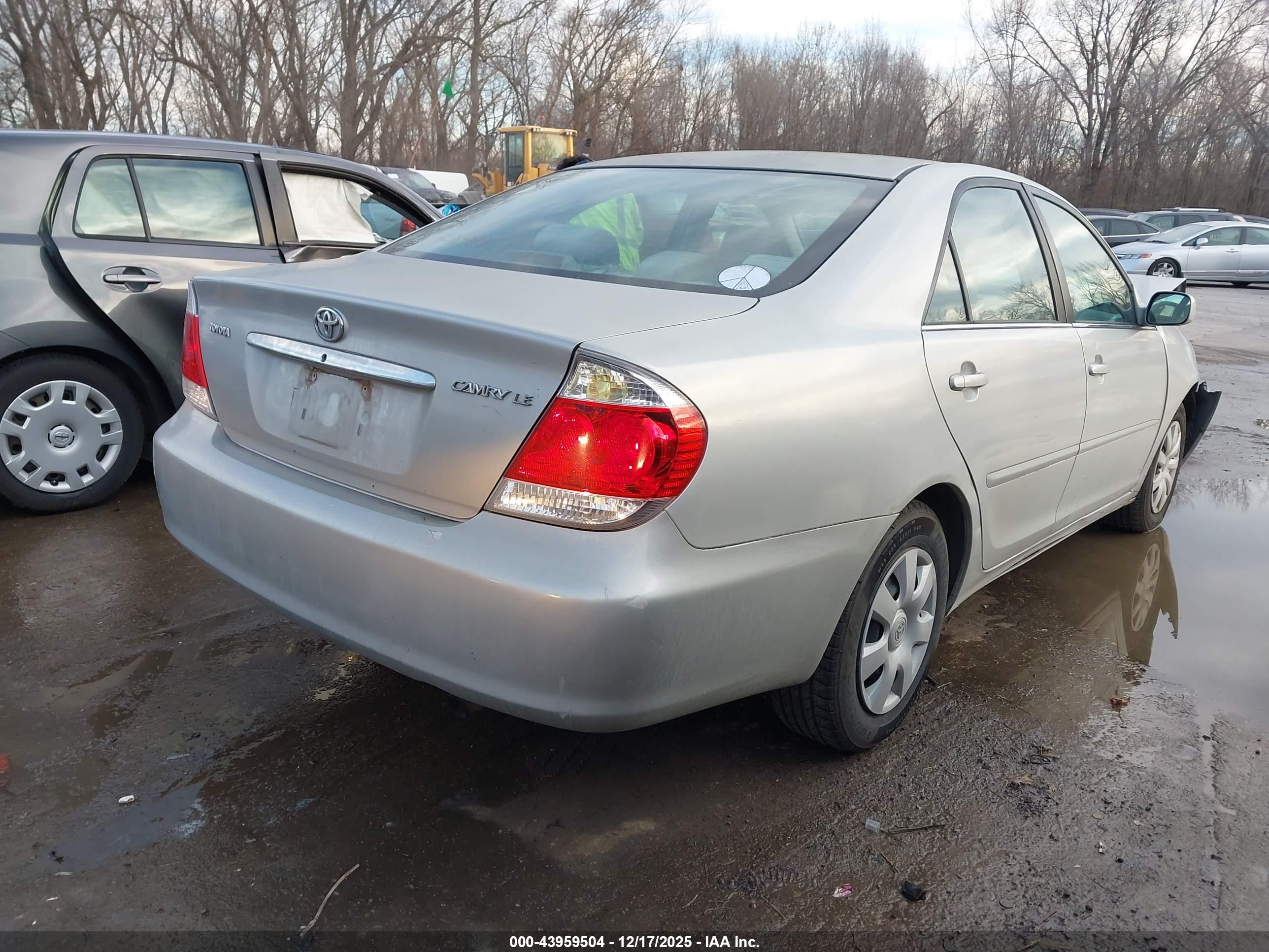 TOYOTA CAMRY image 4