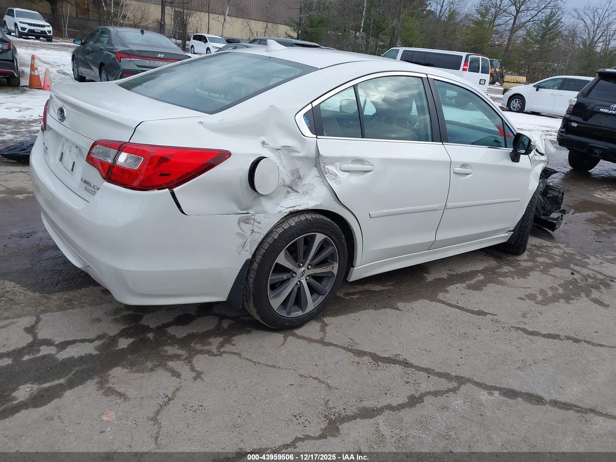 SUBARU LEGACY image 4