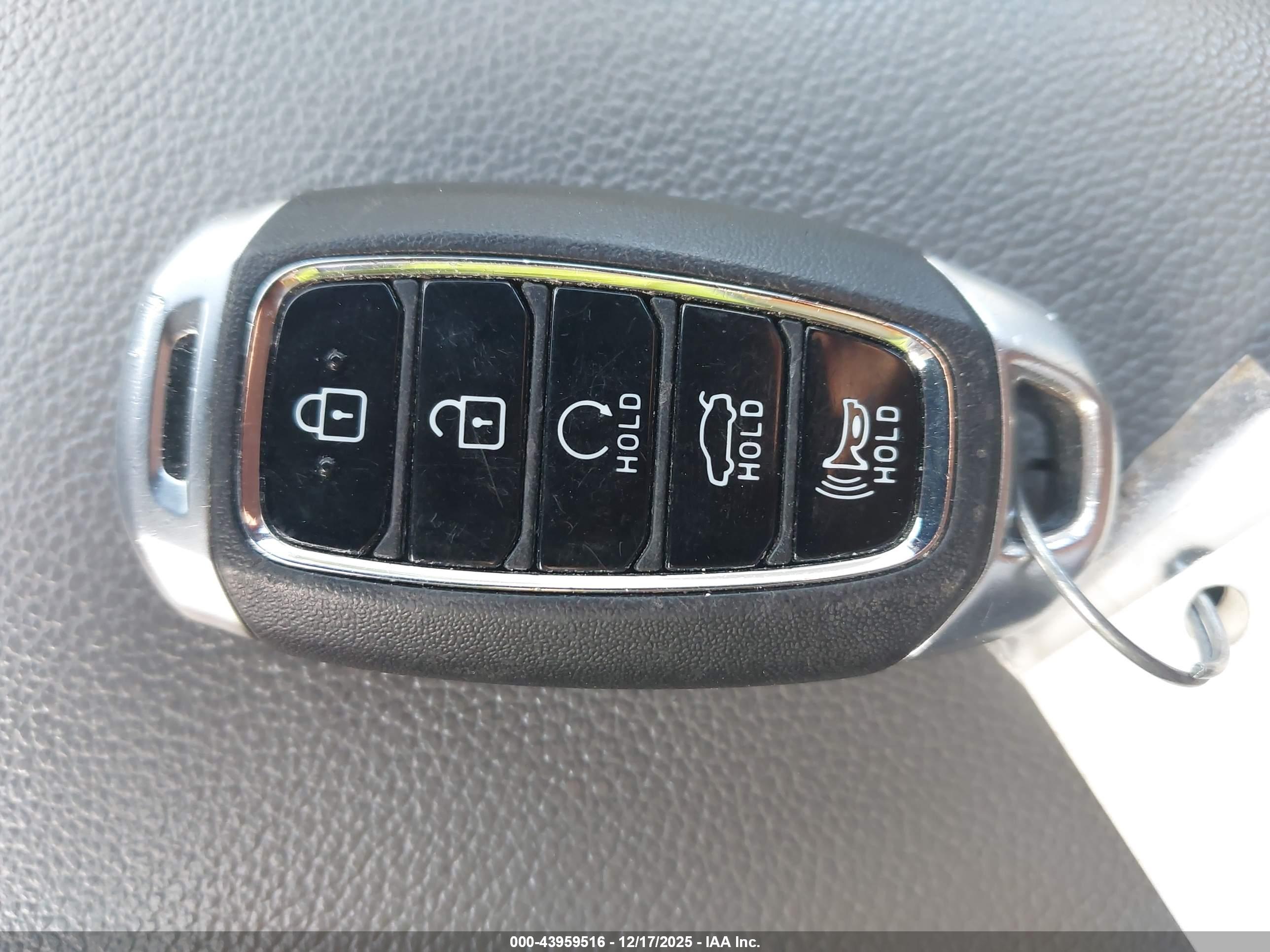 HYUNDAI ELANTRA image 11
