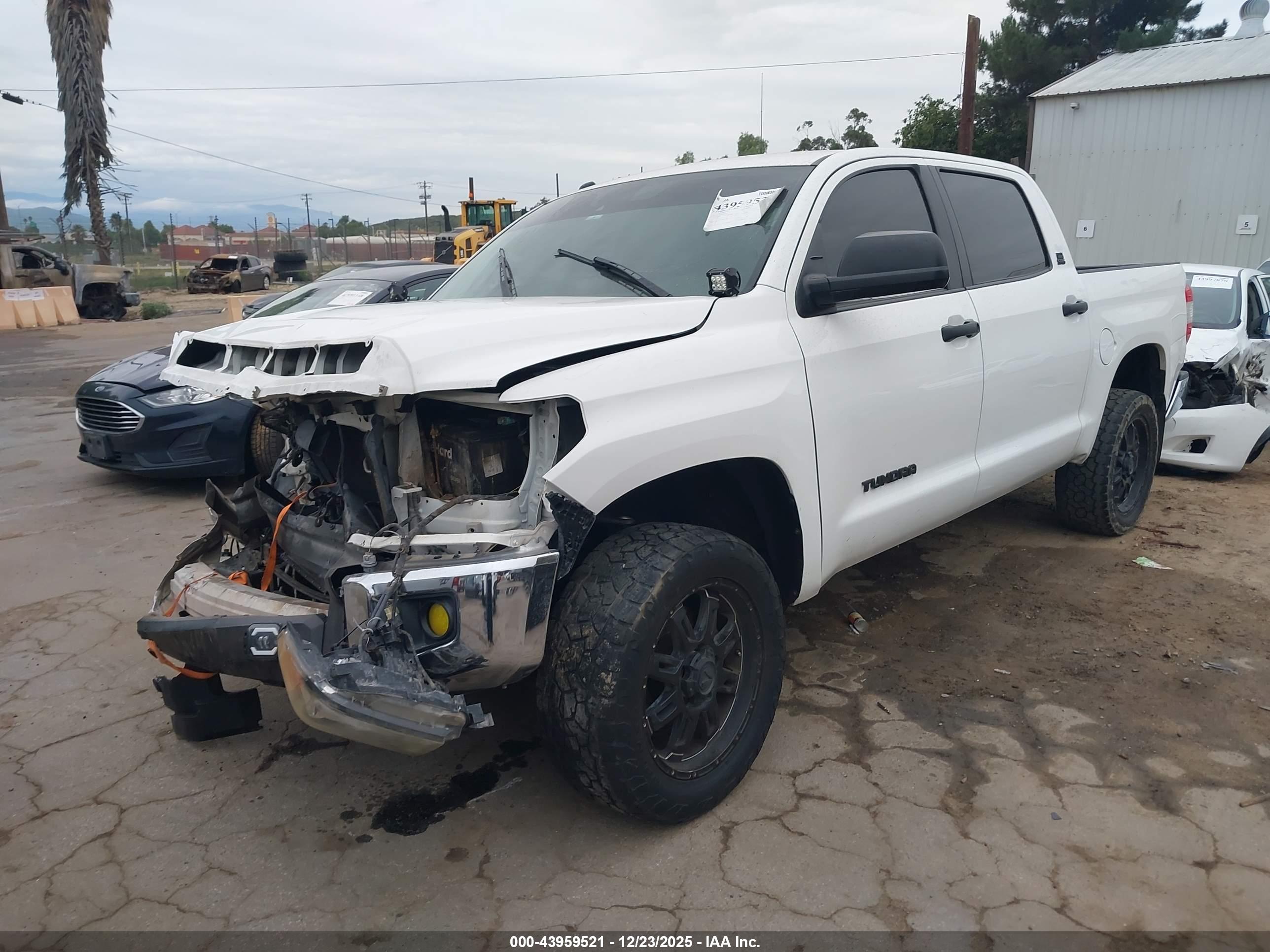 TOYOTA TUNDRA image 2