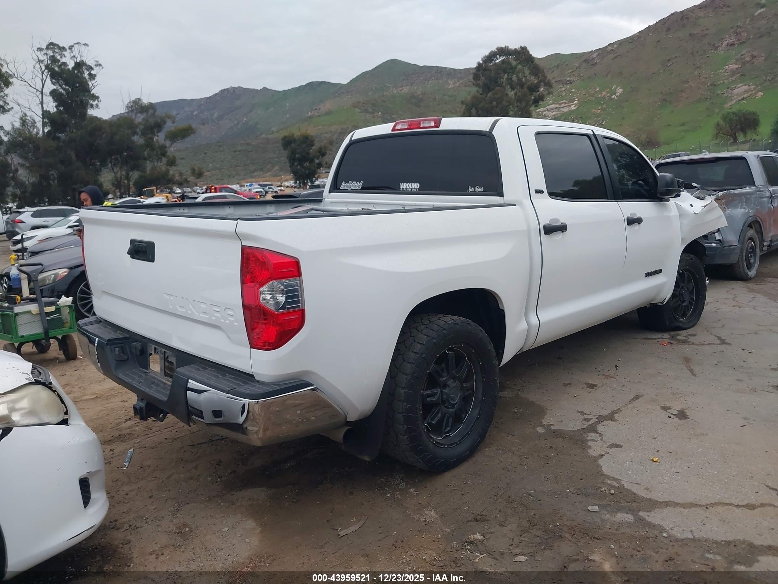 TOYOTA TUNDRA image 4