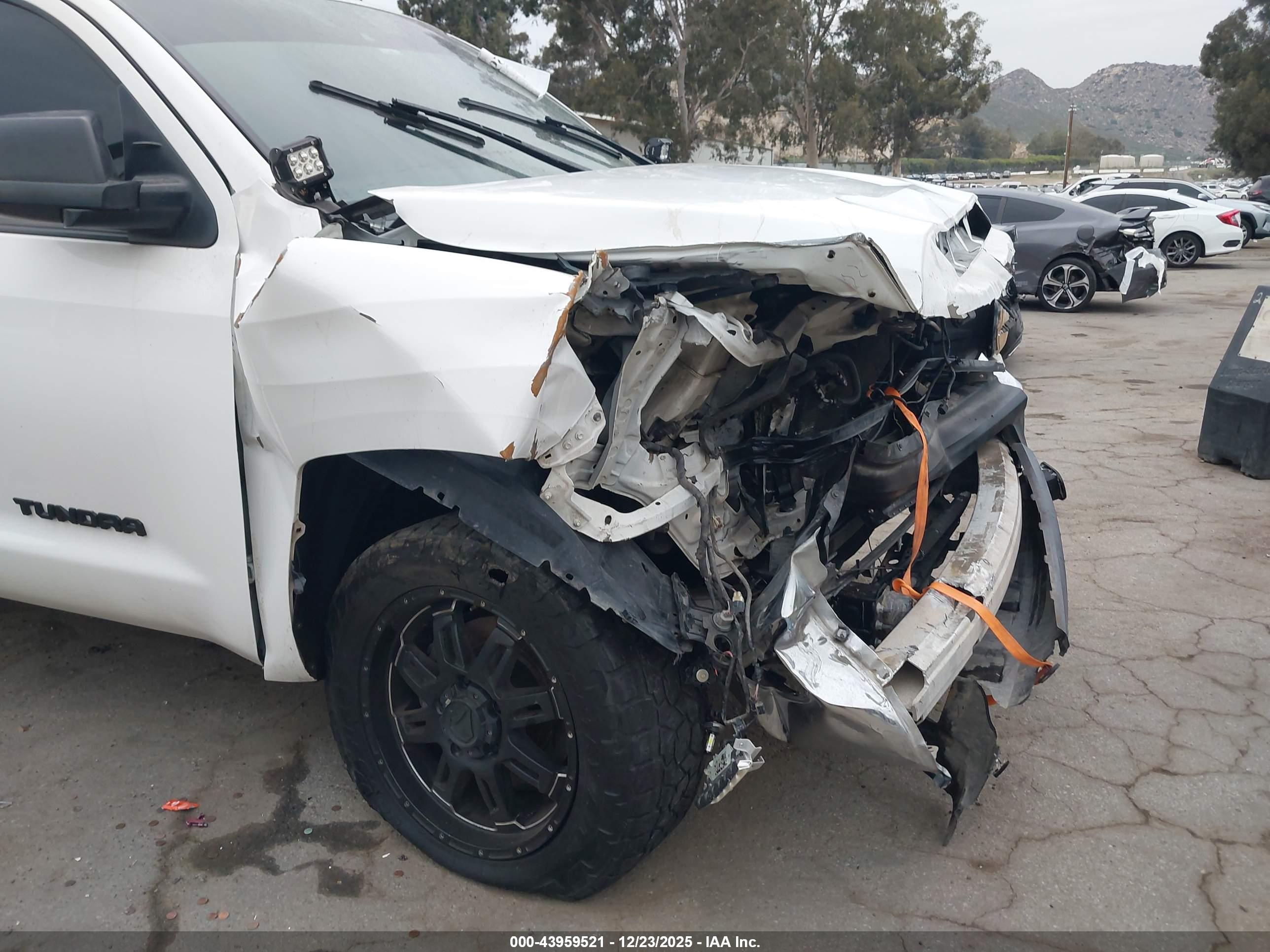 TOYOTA TUNDRA image 6
