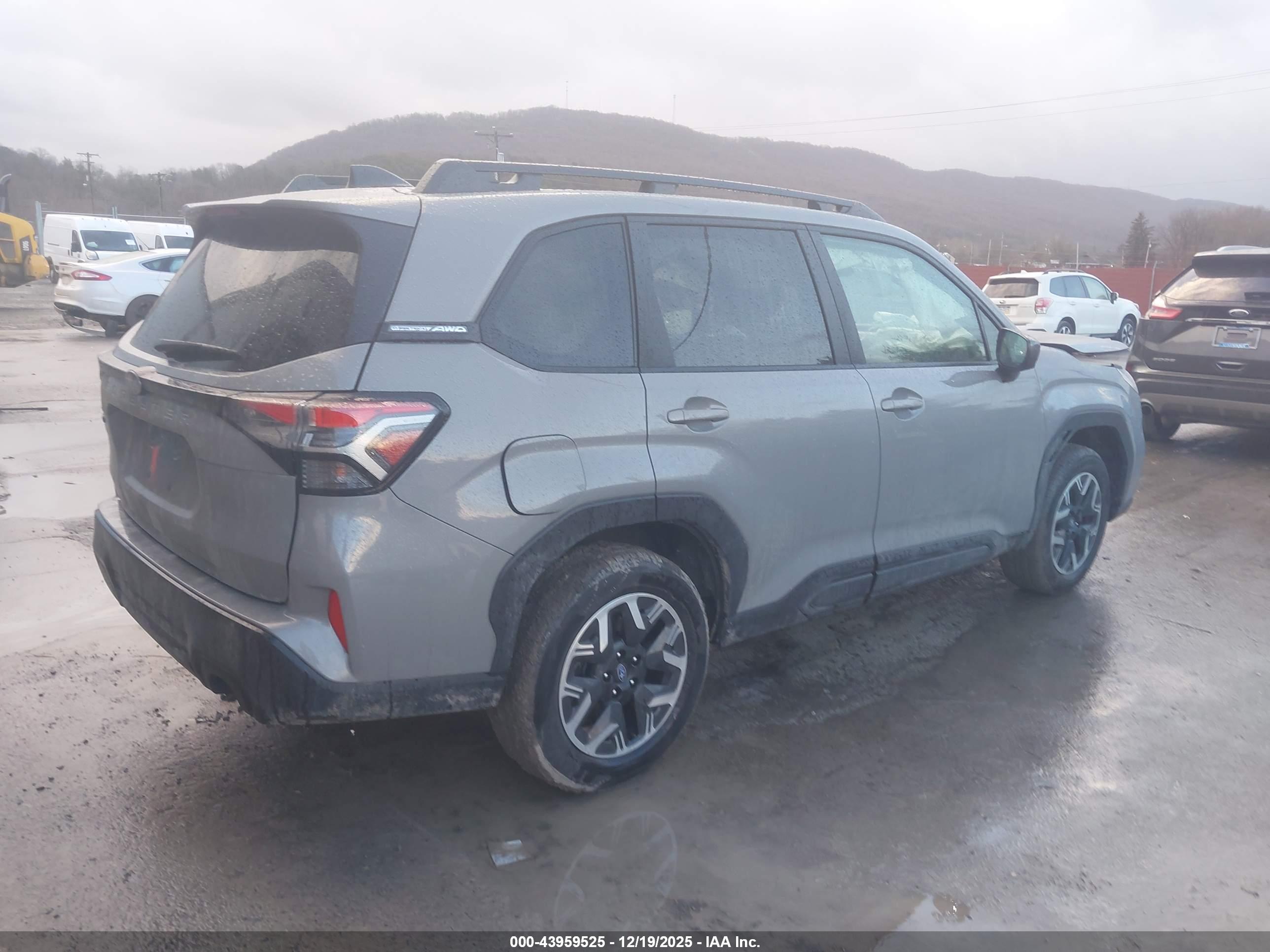 SUBARU FORESTER image 4