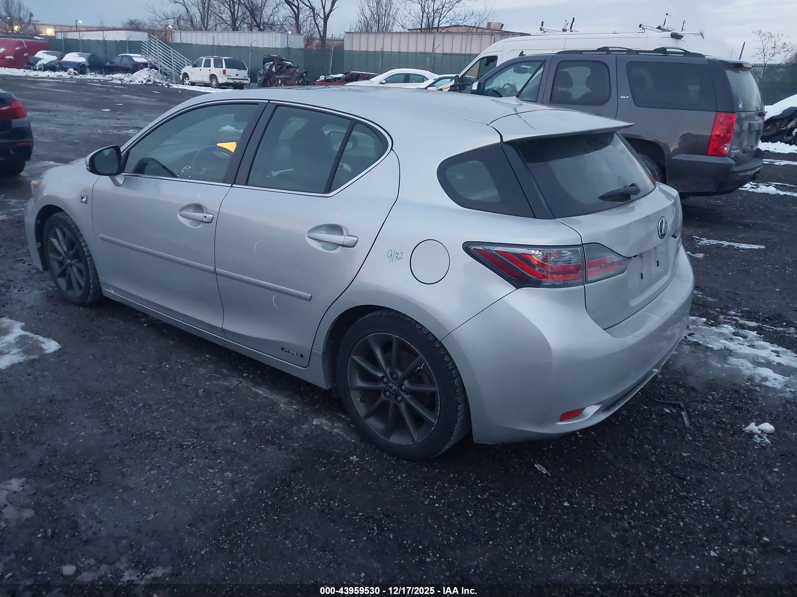 LEXUS CT image 3