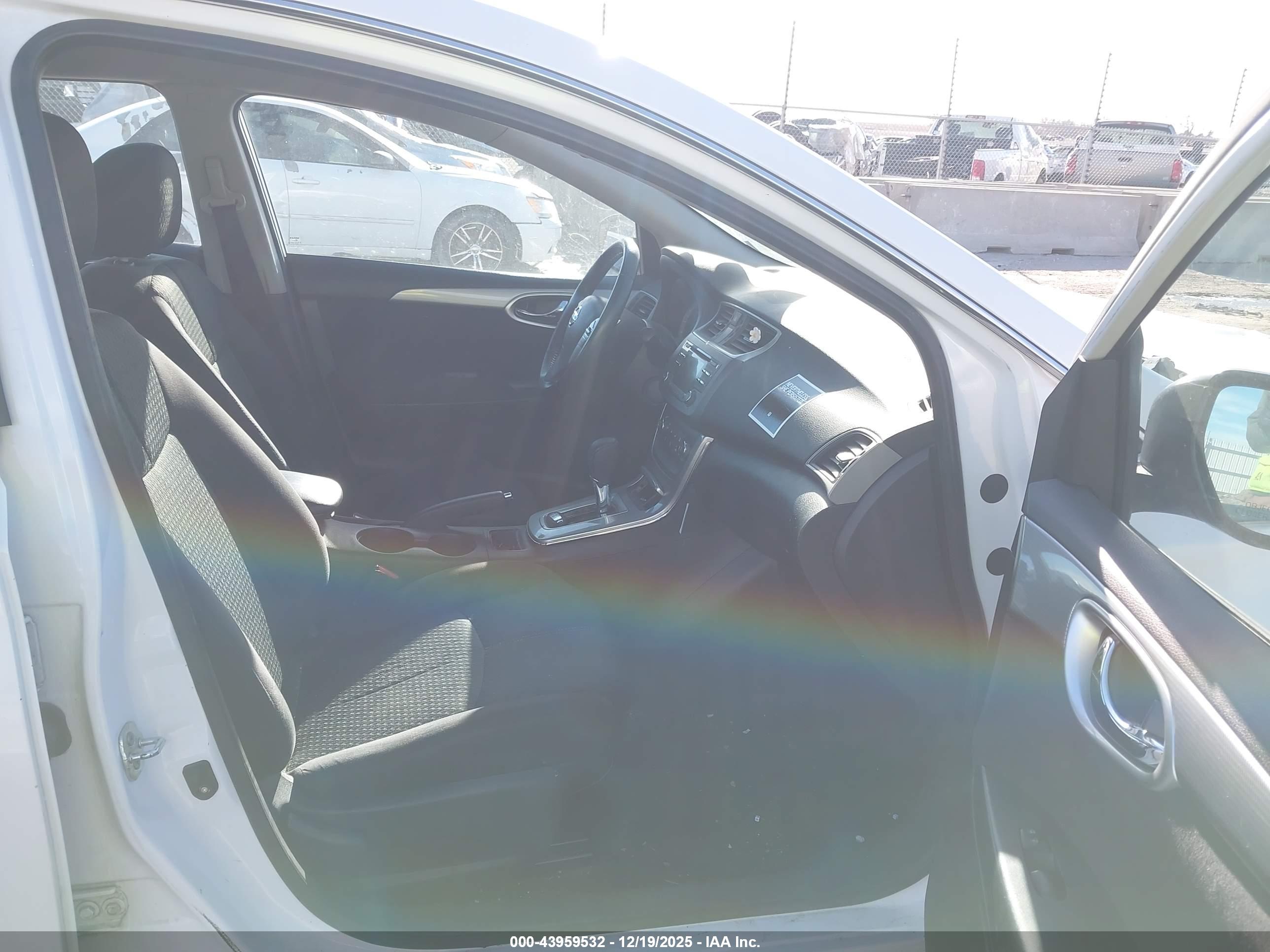 NISSAN SENTRA image 5