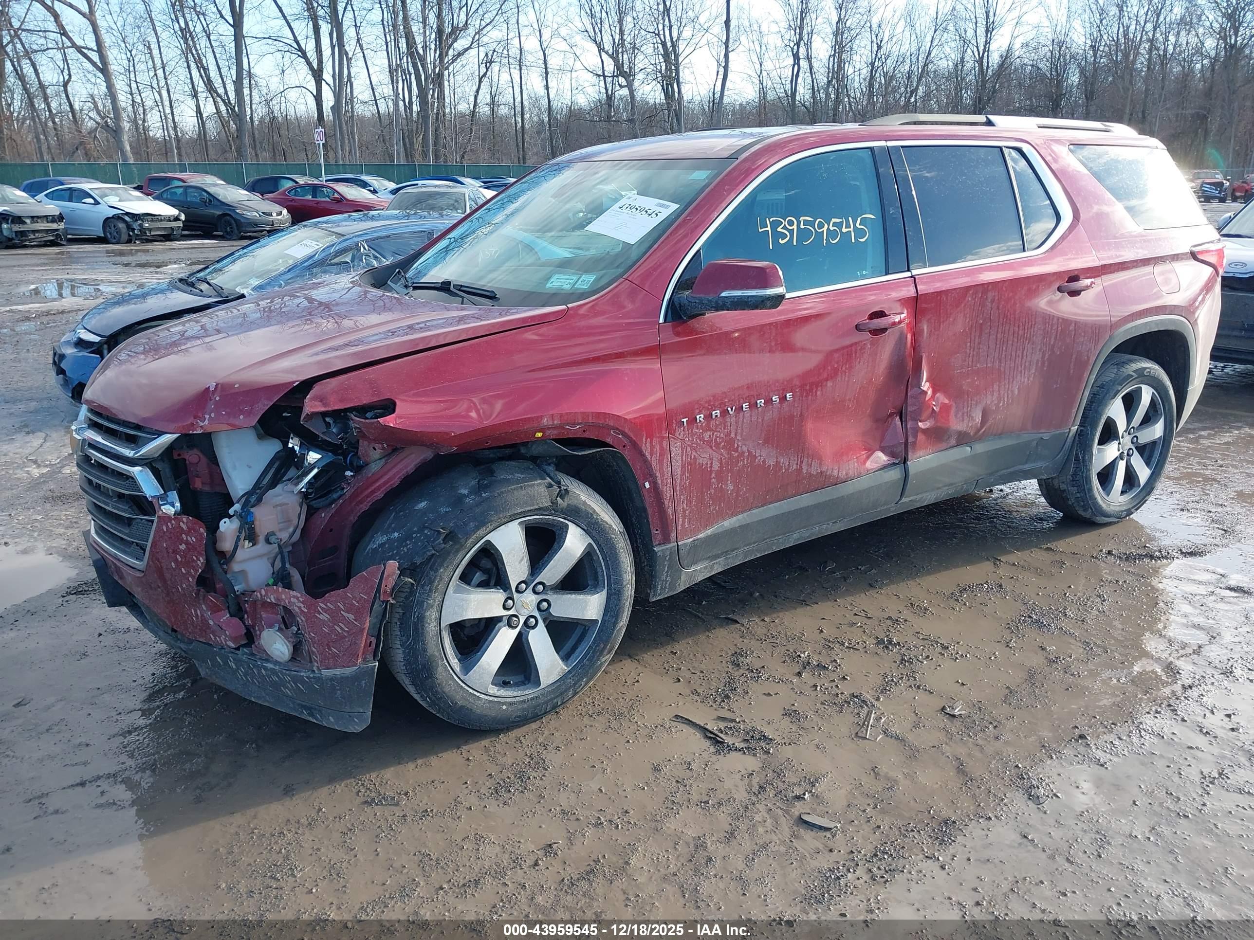 CHEVROLET TRAVERSE image 2