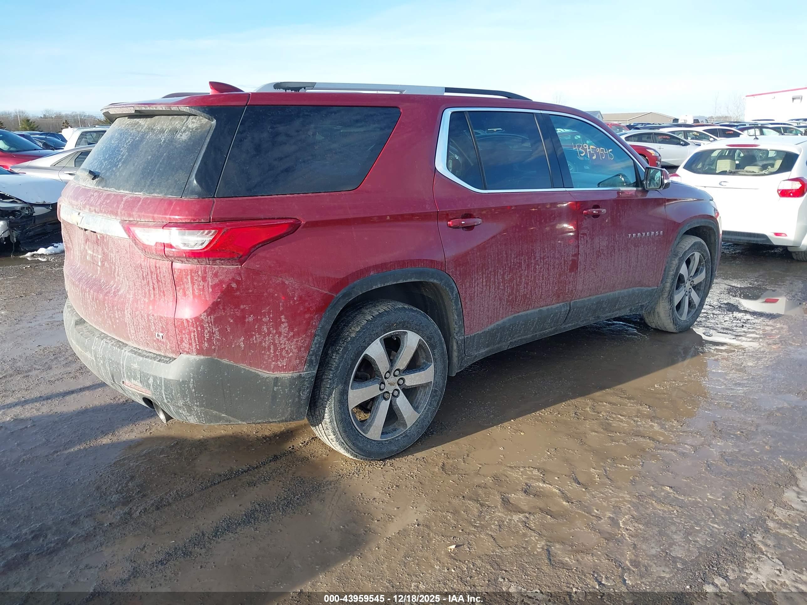 CHEVROLET TRAVERSE image 4