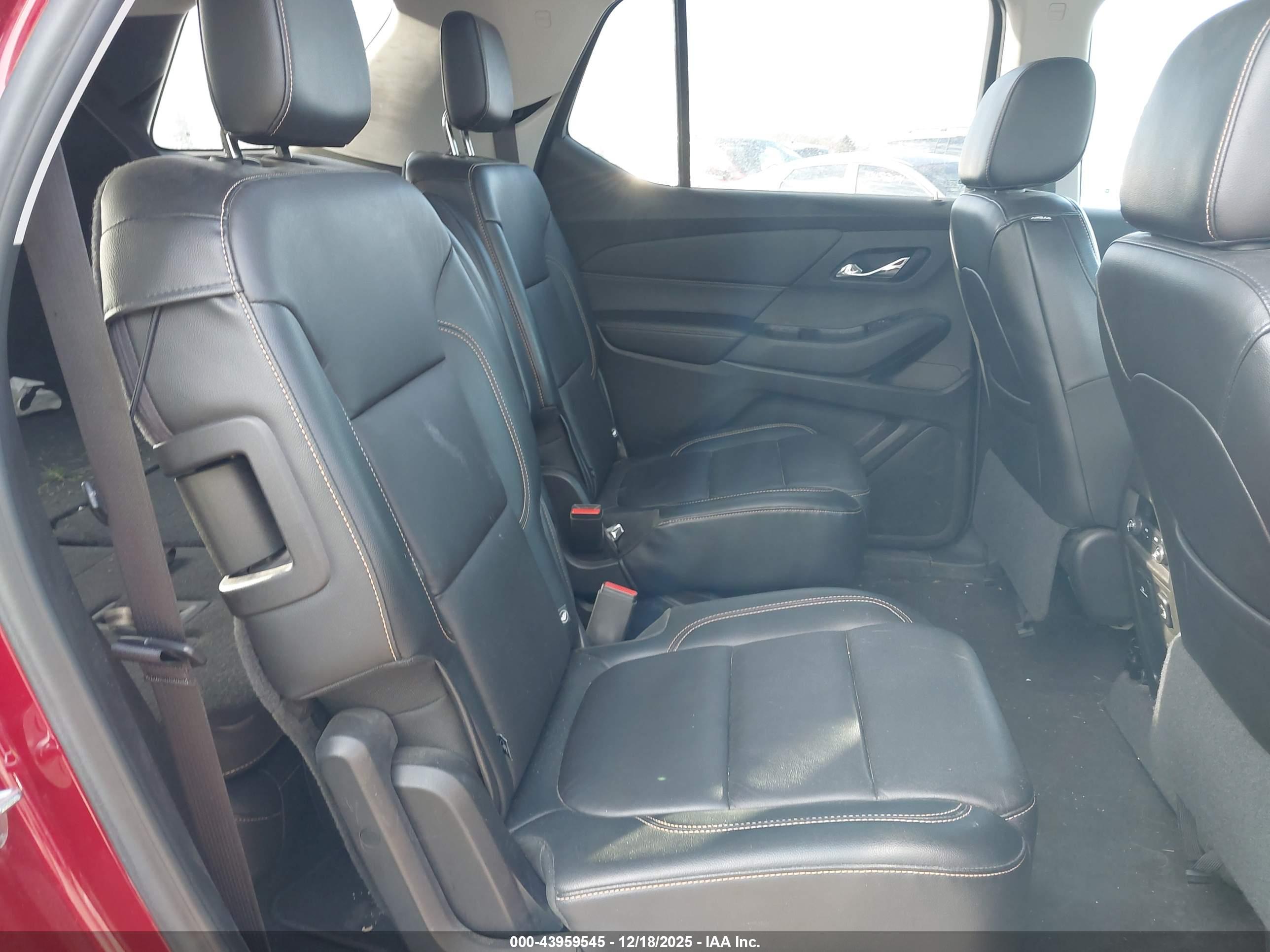 CHEVROLET TRAVERSE image 8