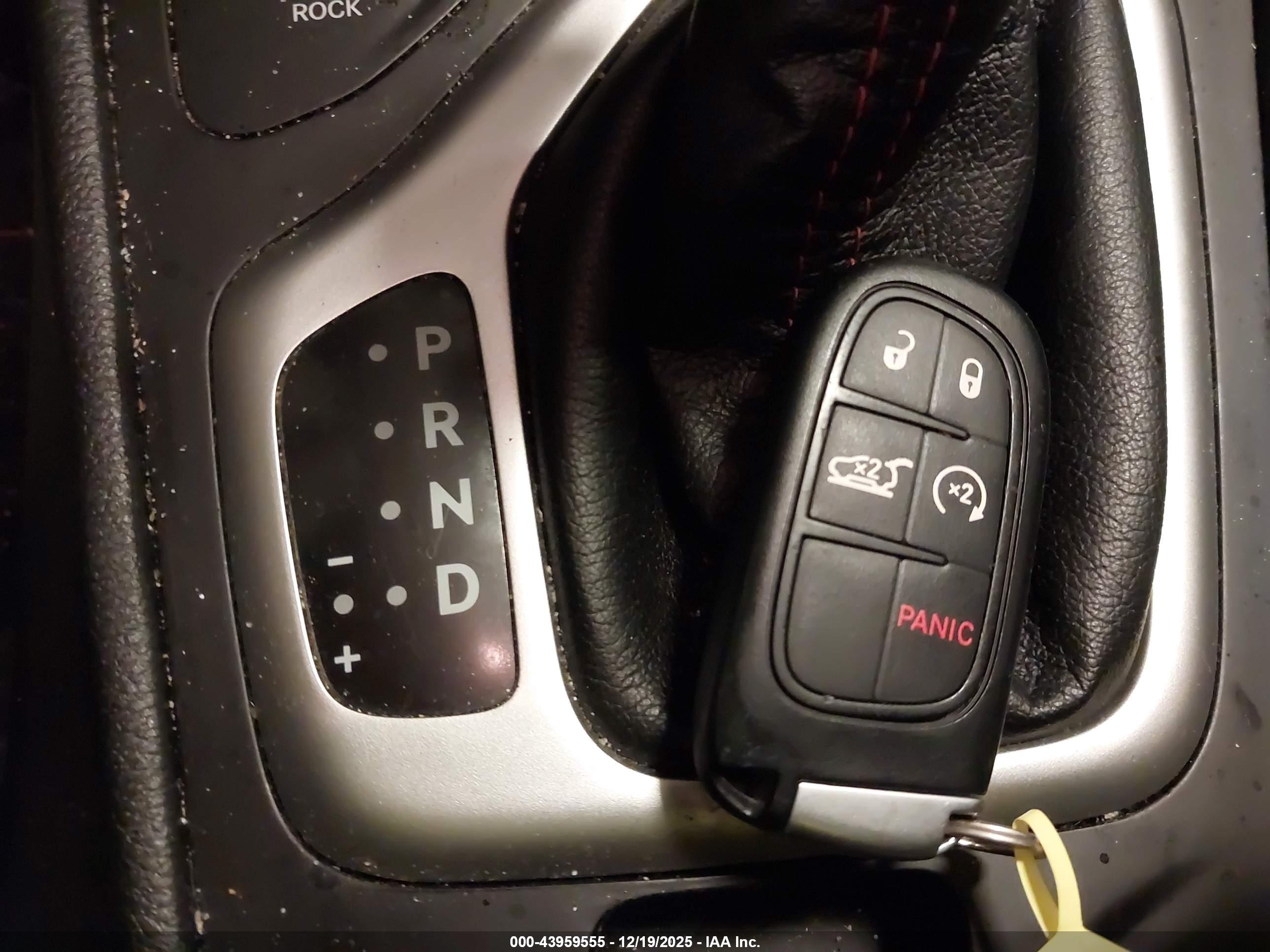 JEEP CHEROKEE image 11