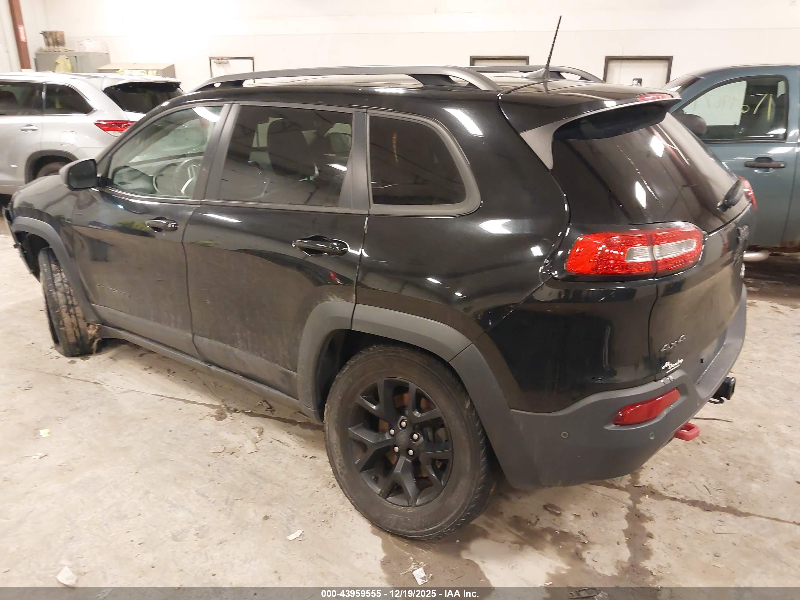 JEEP CHEROKEE image 3